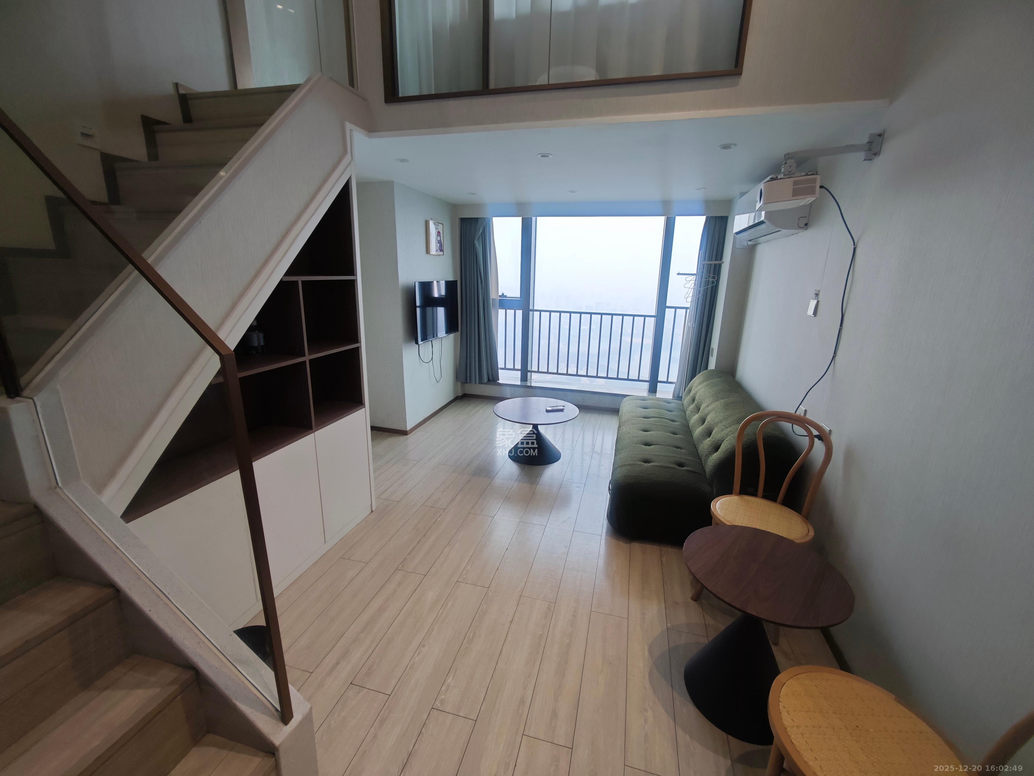 华远华时代  2室1厅1卫    2600.0元/月