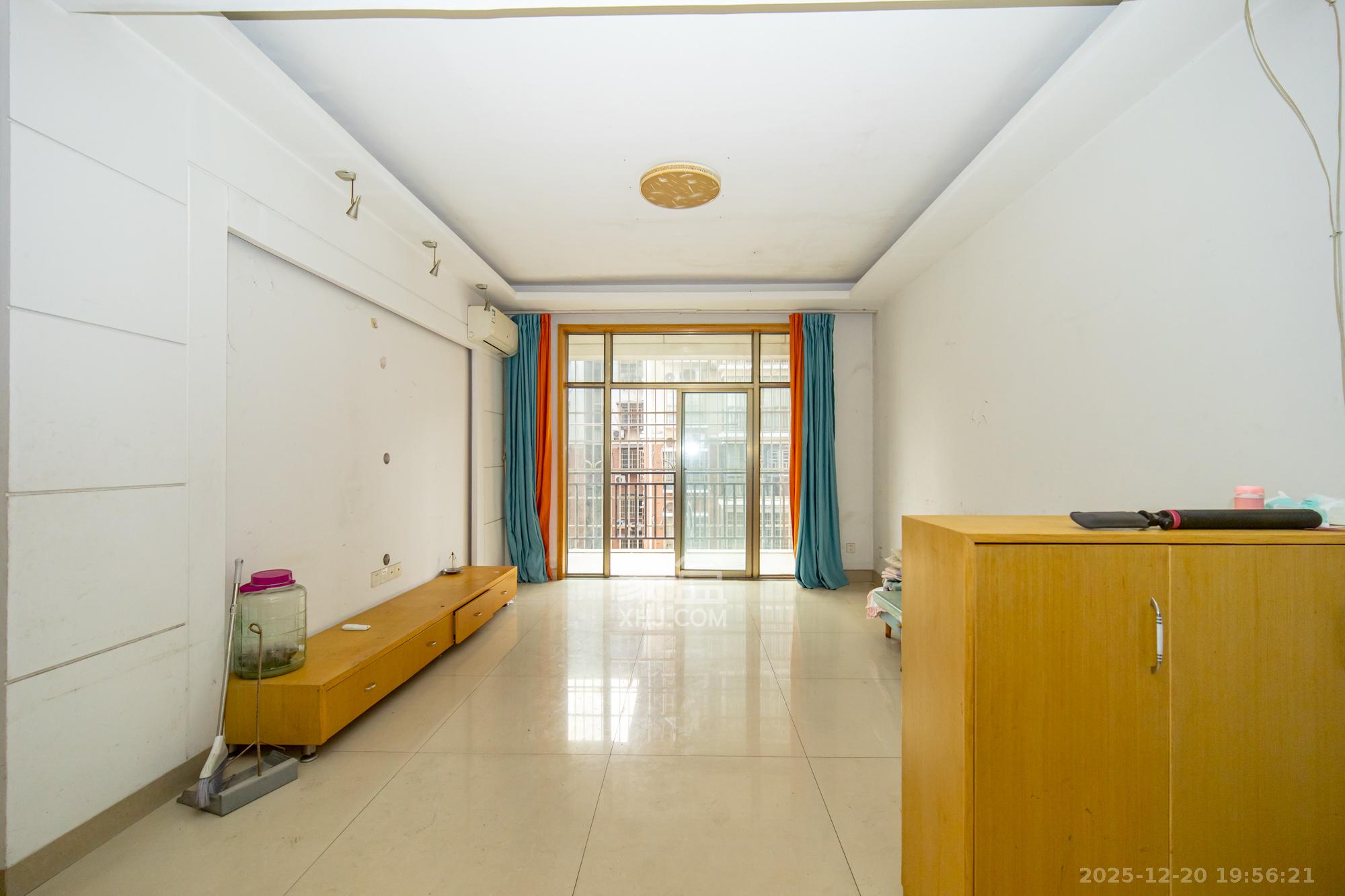 卧龙居国际村  2室2厅1卫    38.0万