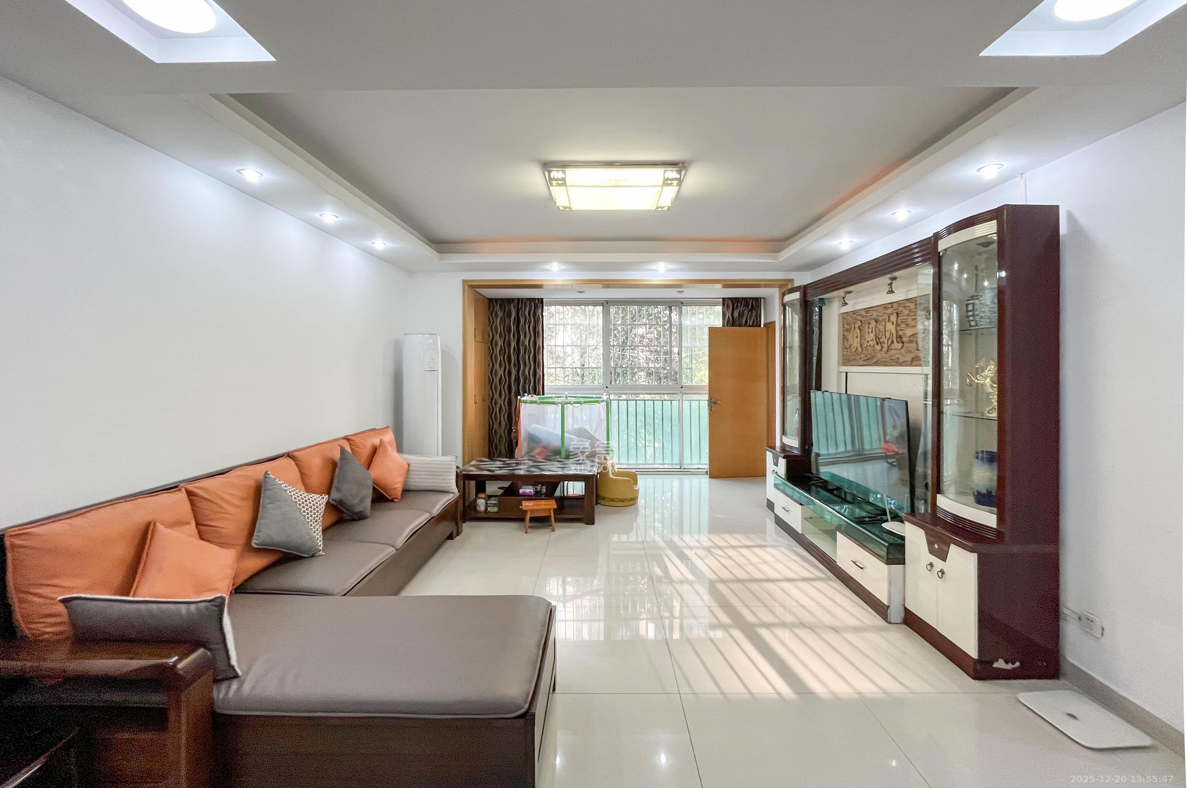 麓谷加州阳光  3室2厅2卫    89.0万