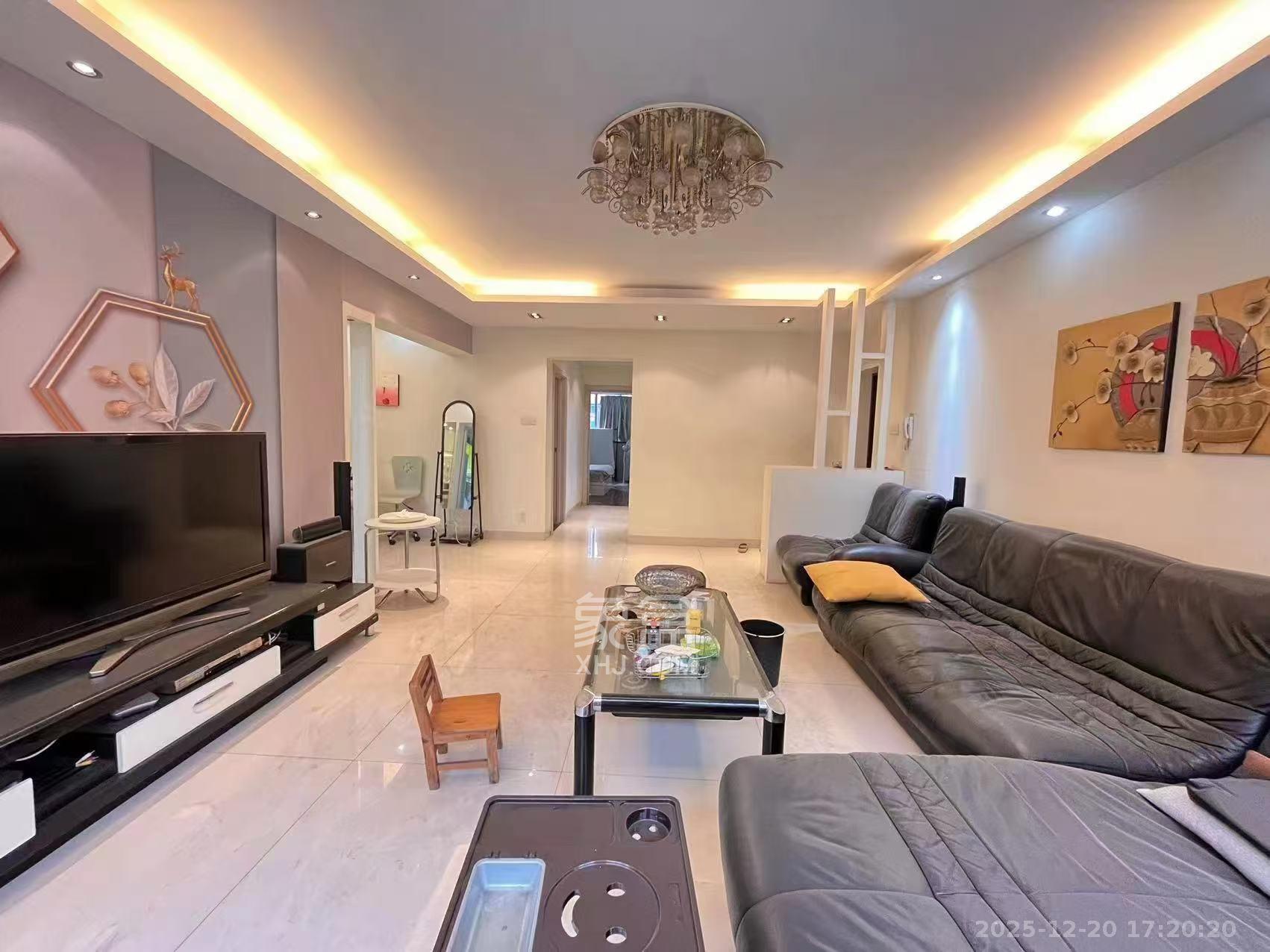 泰时三湘金地  3室2厅1卫    2000.0元/月