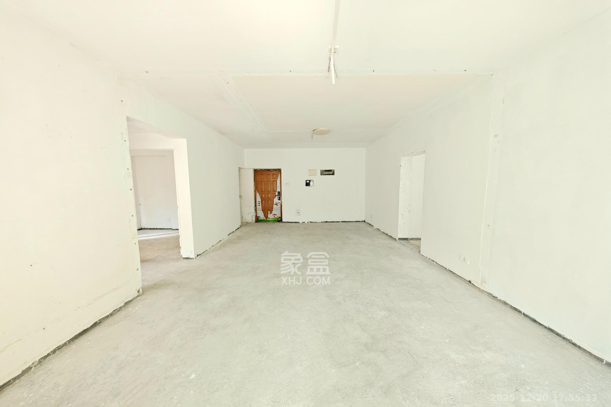 新城新世界一二三期  3室2厅1卫    90.0万