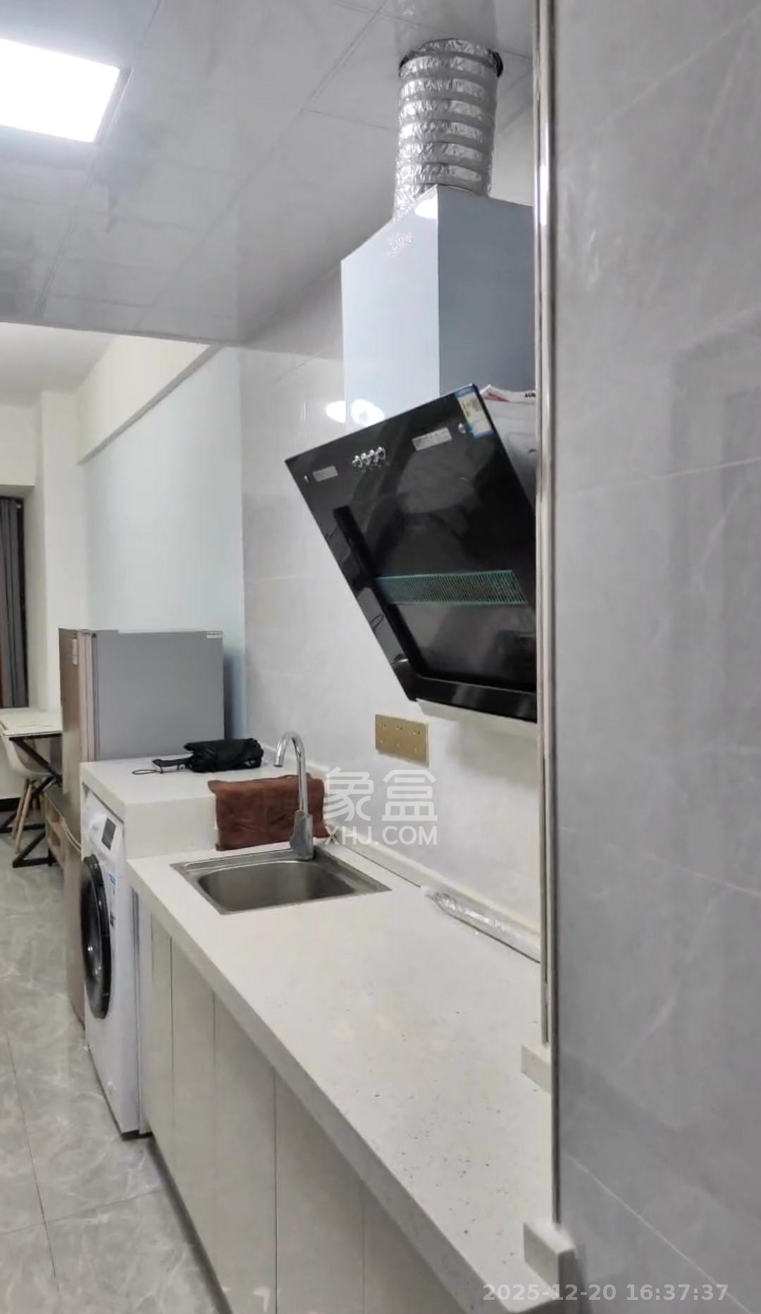 龙湖湘江星座（祺鑫星座公寓）  1室1厅1卫    1300.0元/月