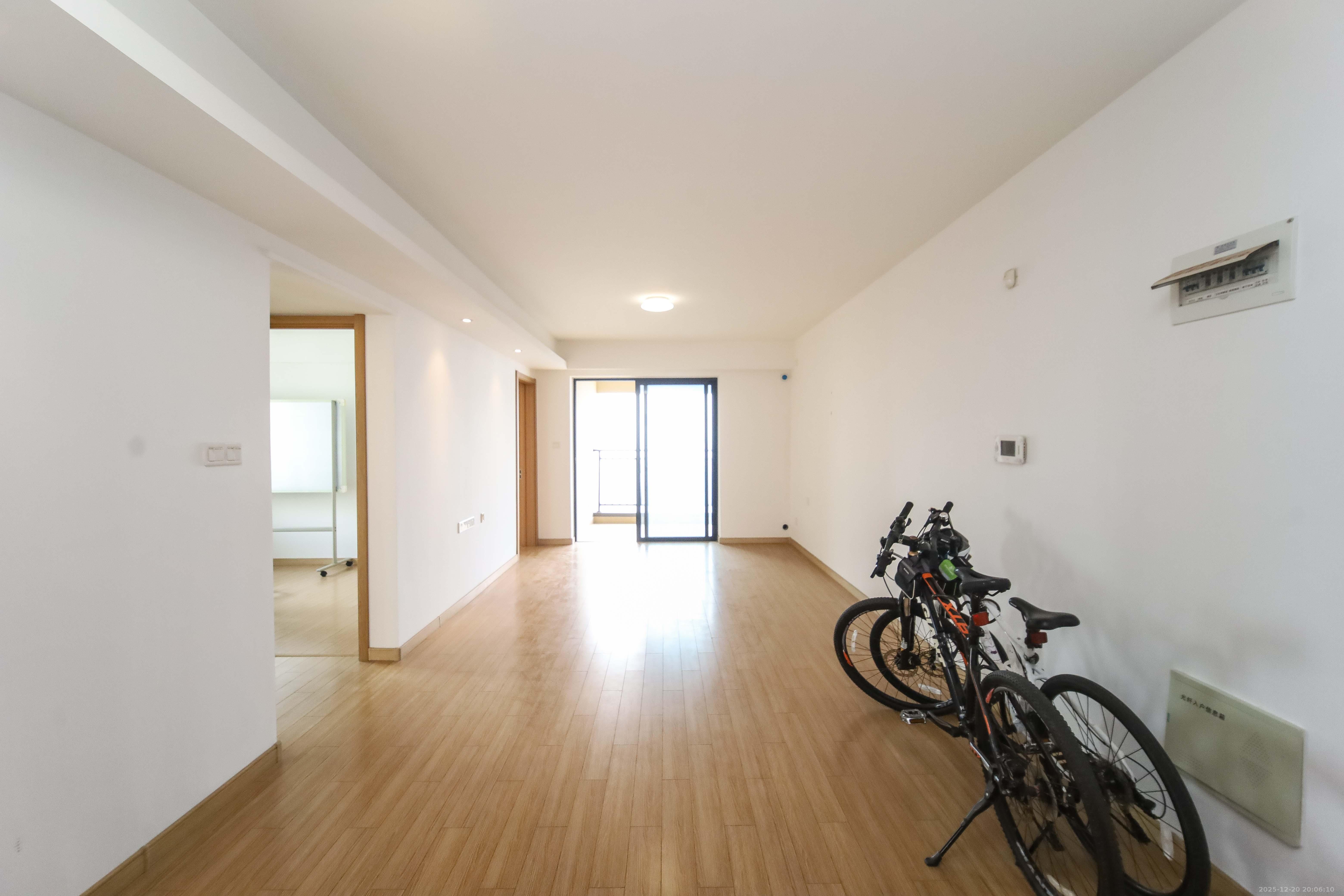 万科金域蓝湾  3室2厅2卫    102.8万