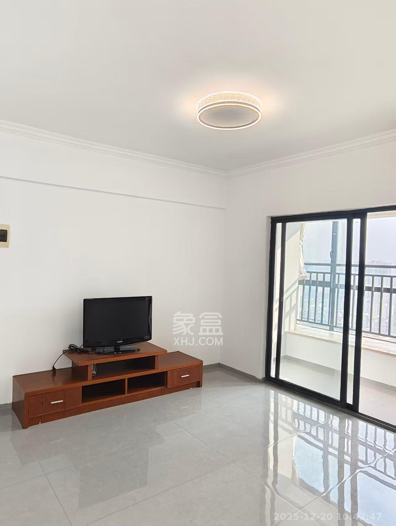 云鼎公馆  1室1厅1卫    2000.0元/月