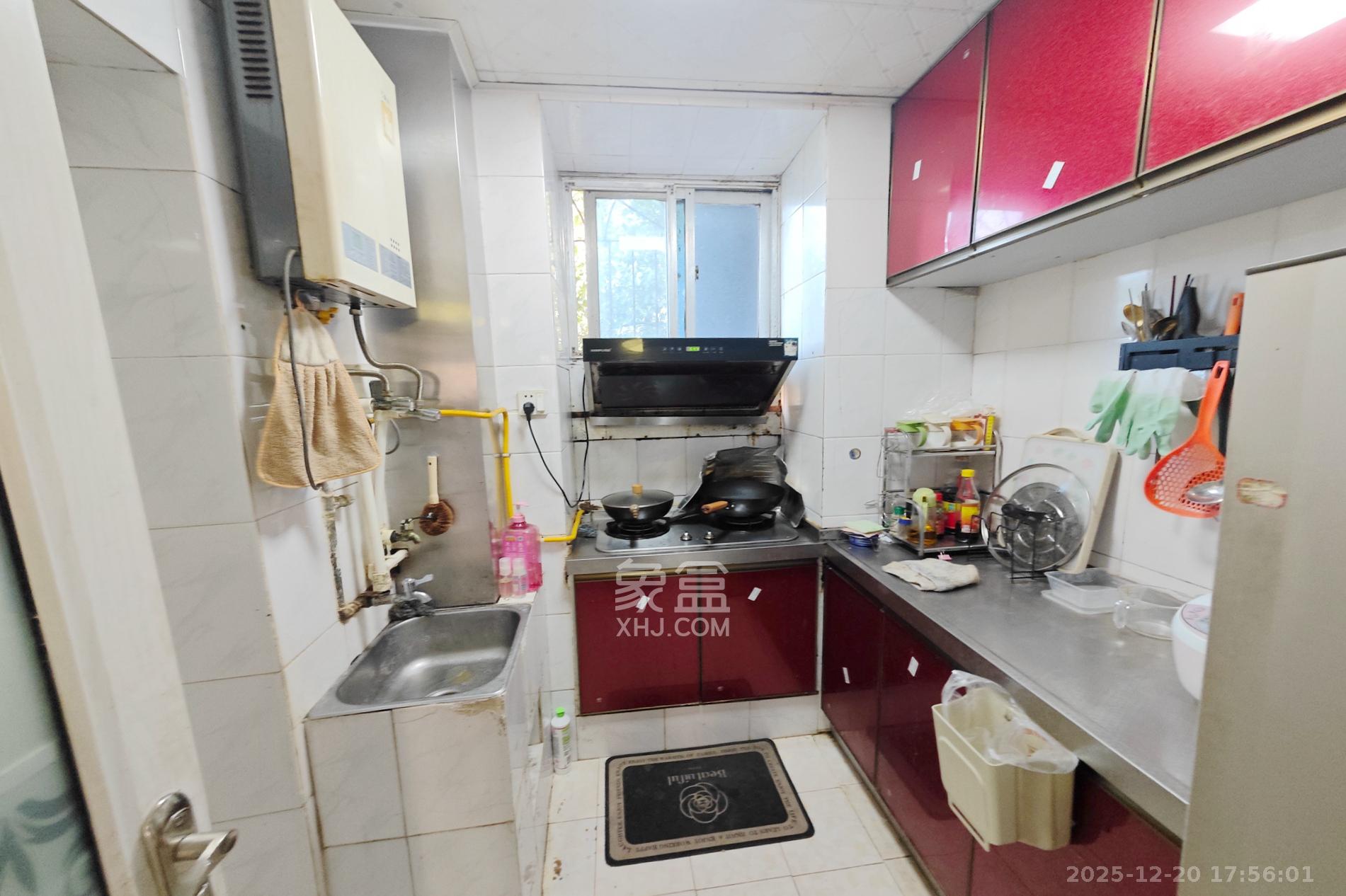 阿弥岭一二片  2室1厅1卫    30.0万厨房