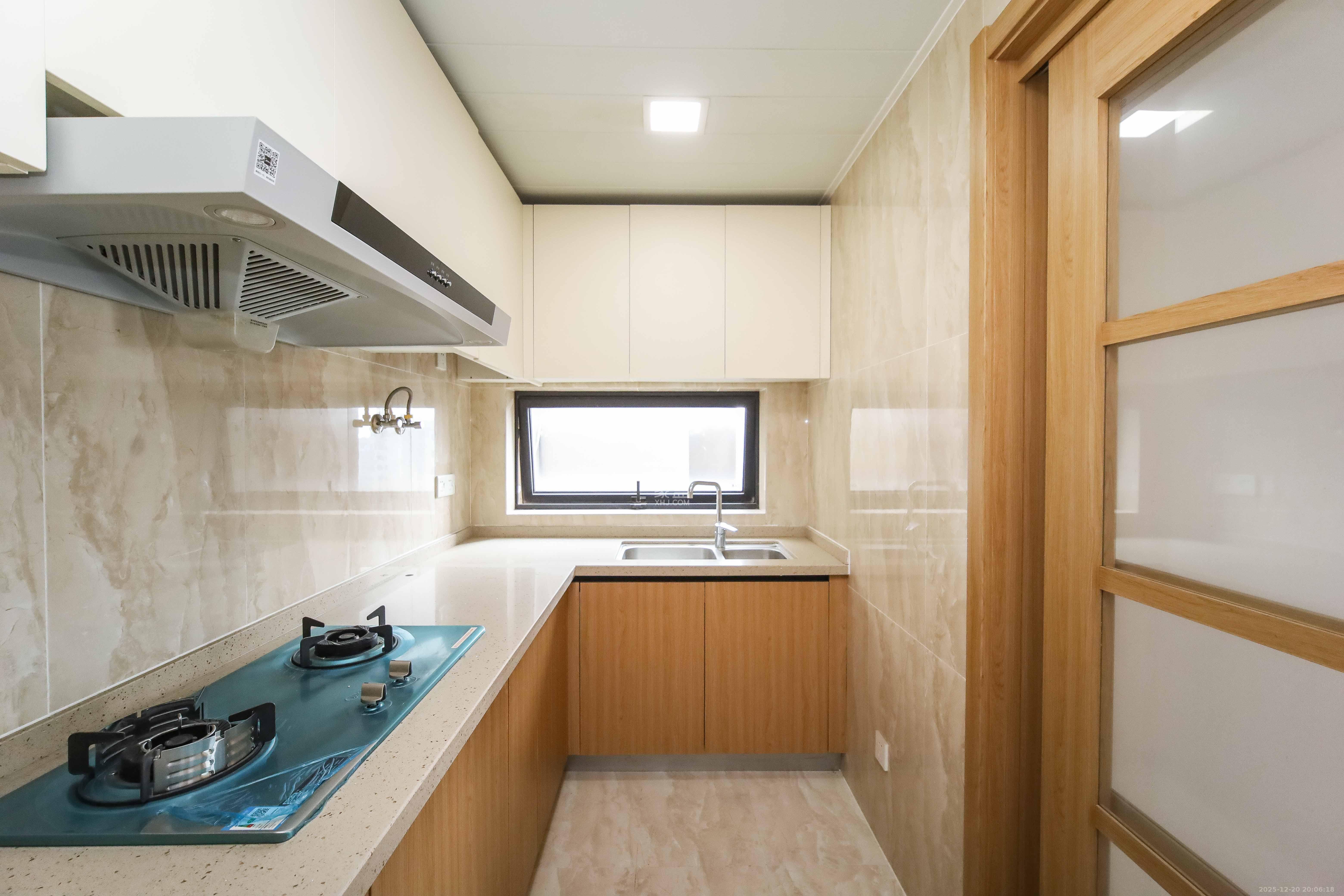 万科金域蓝湾  3室2厅2卫    102.8万厨房