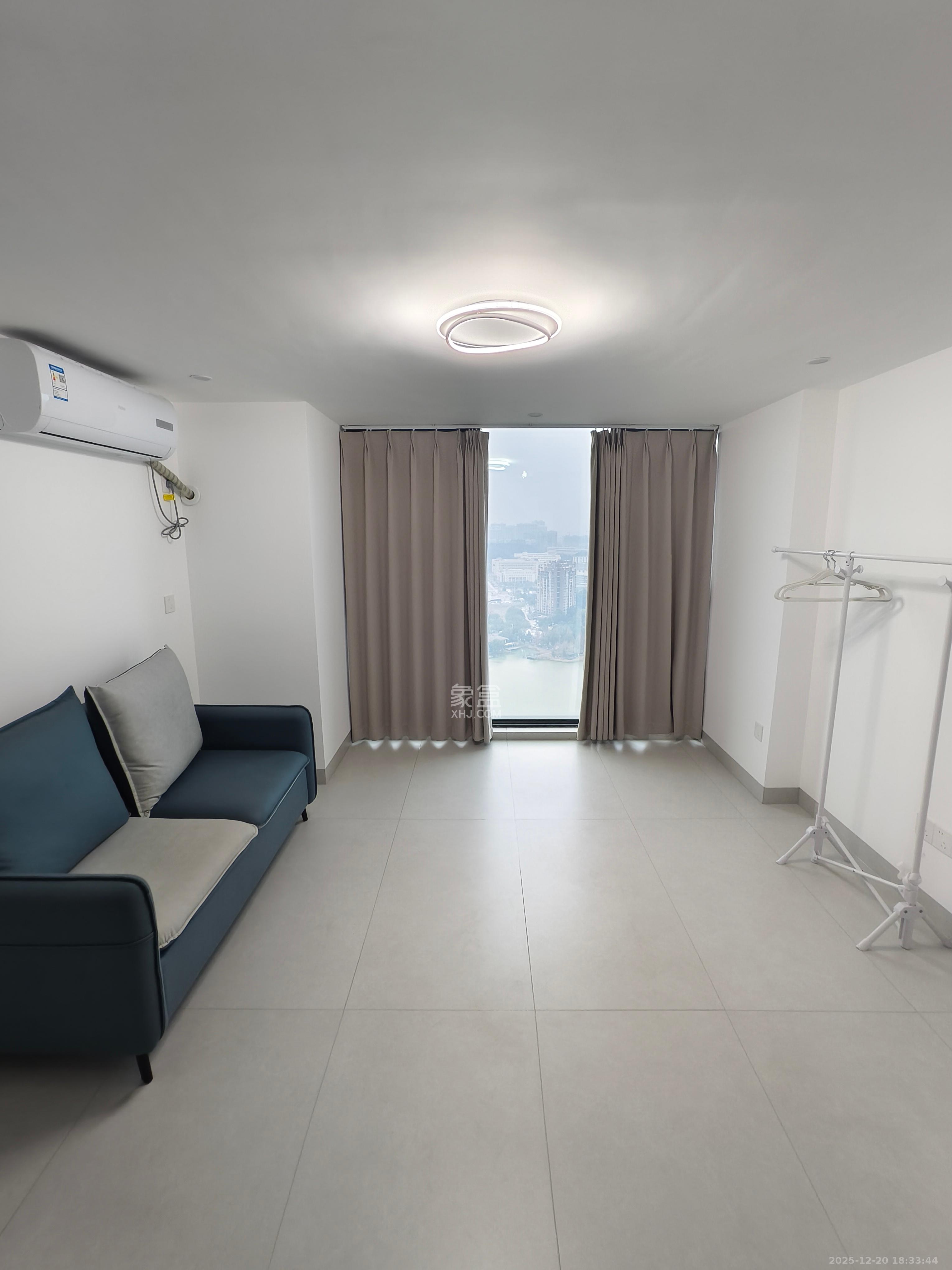 绿地V岛  2室1厅1卫    2800.0元/月