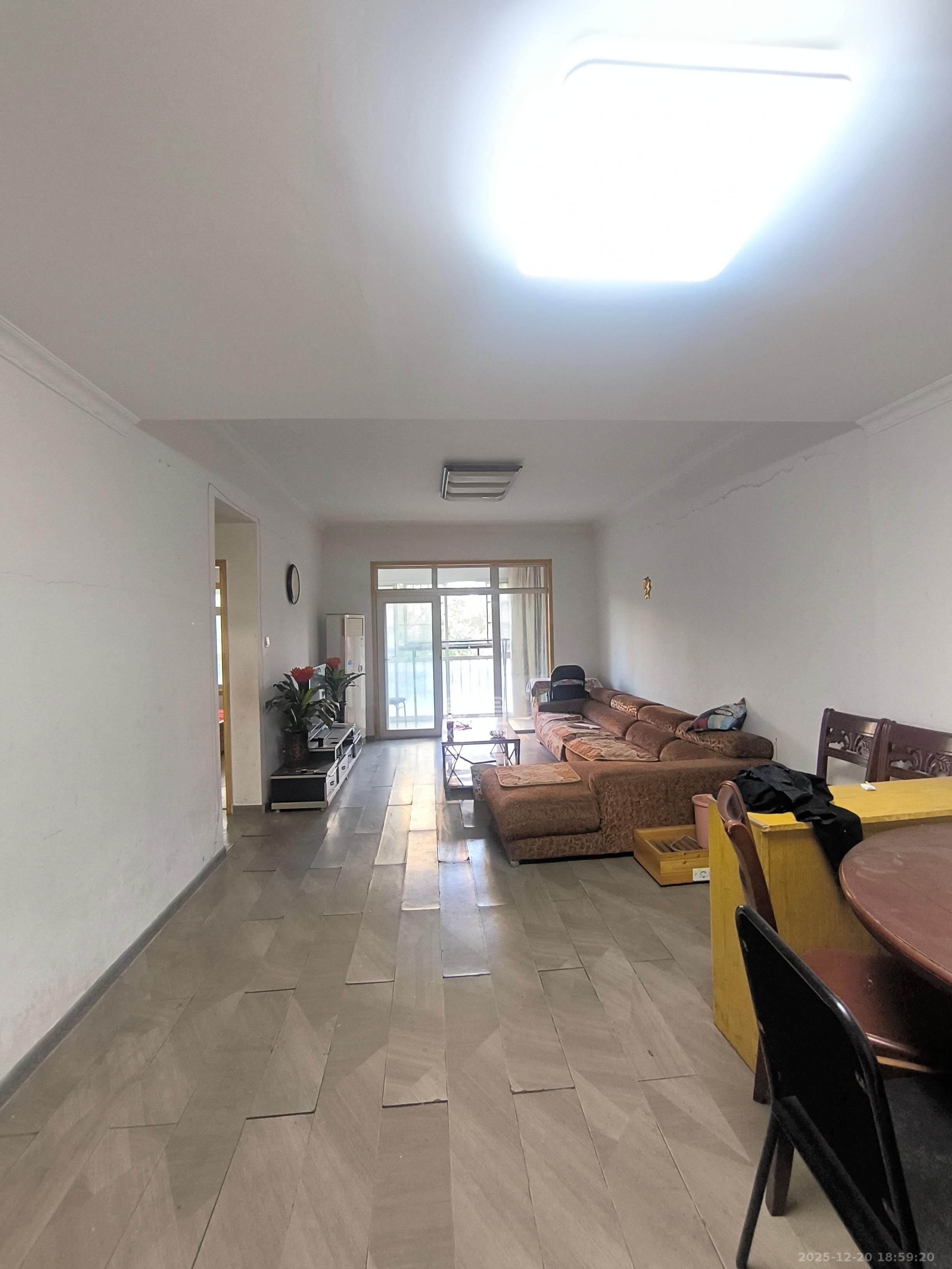 德润园  2室1厅1卫    1600.0元/月