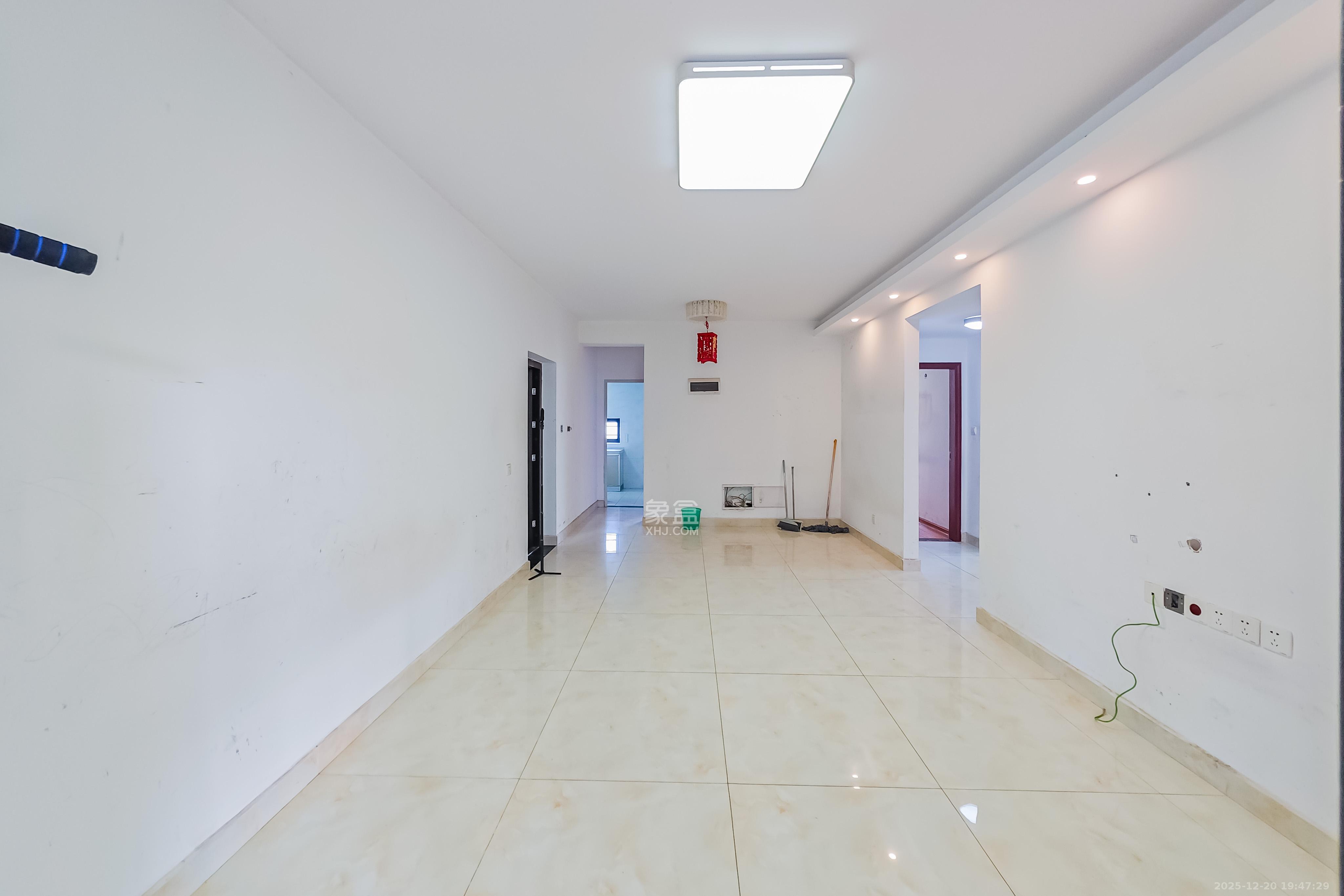 旭辉香樟公馆  3室2厅2卫    85.0万