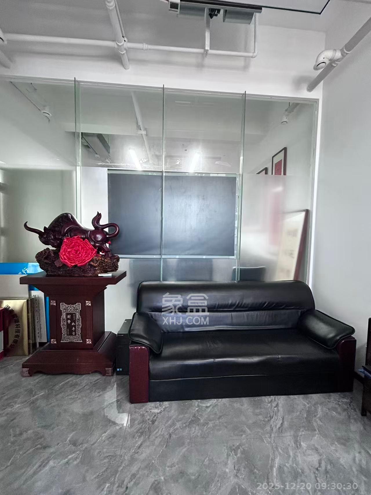 铭诚绿谷智慧产业园   212.32㎡      9000.0元/月室内图