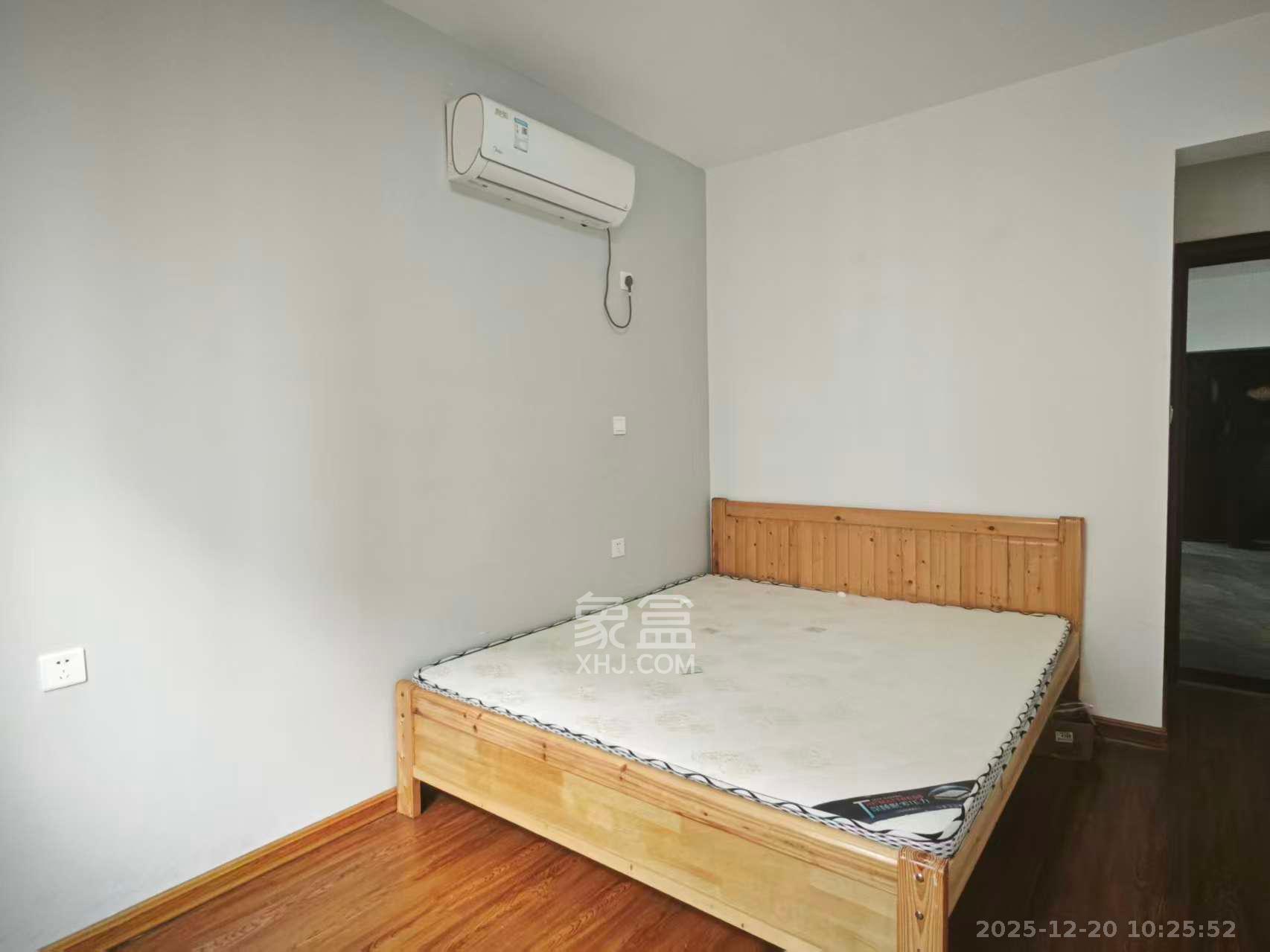 爵世名邸东湖（东湖壹号企业总部基地）  3室1厅1卫    2300.0元/月