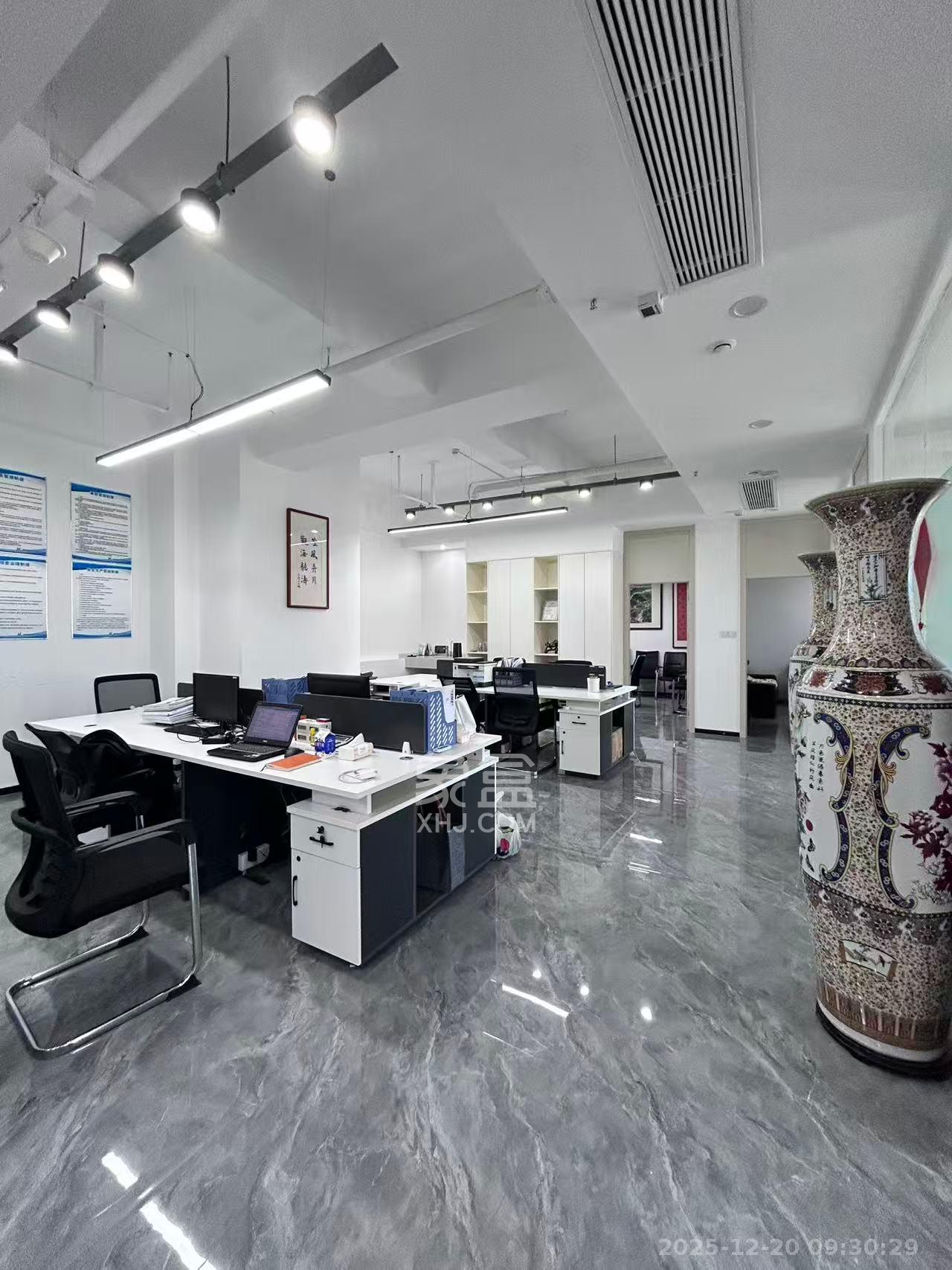 铭诚绿谷智慧产业园   212.32㎡      9000.0元/月室内图