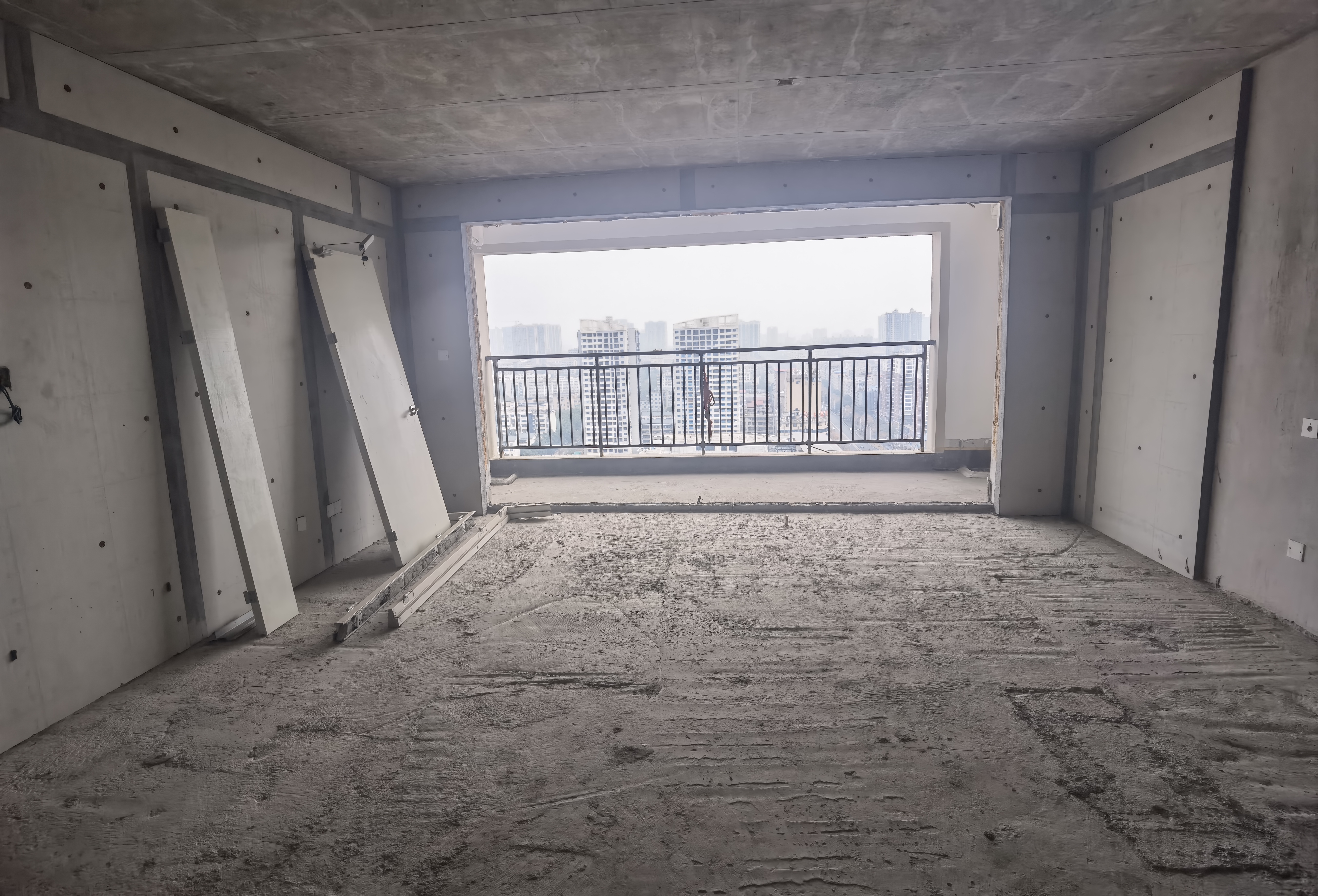 吾悦广场  5室2厅2卫    85.8万