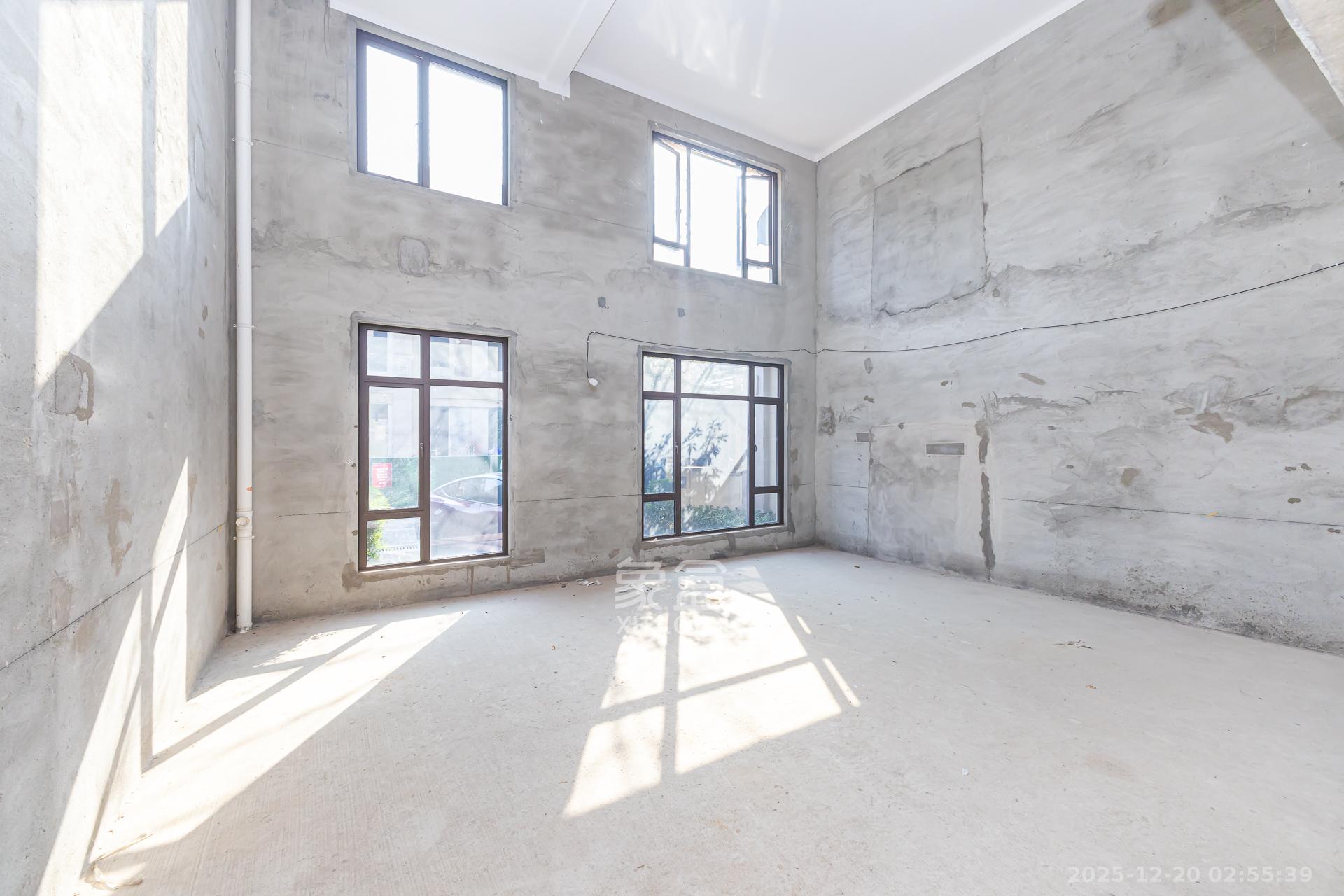 龙湖璟宸原著（龙湖紫宸）  5室2厅3卫    480.0万