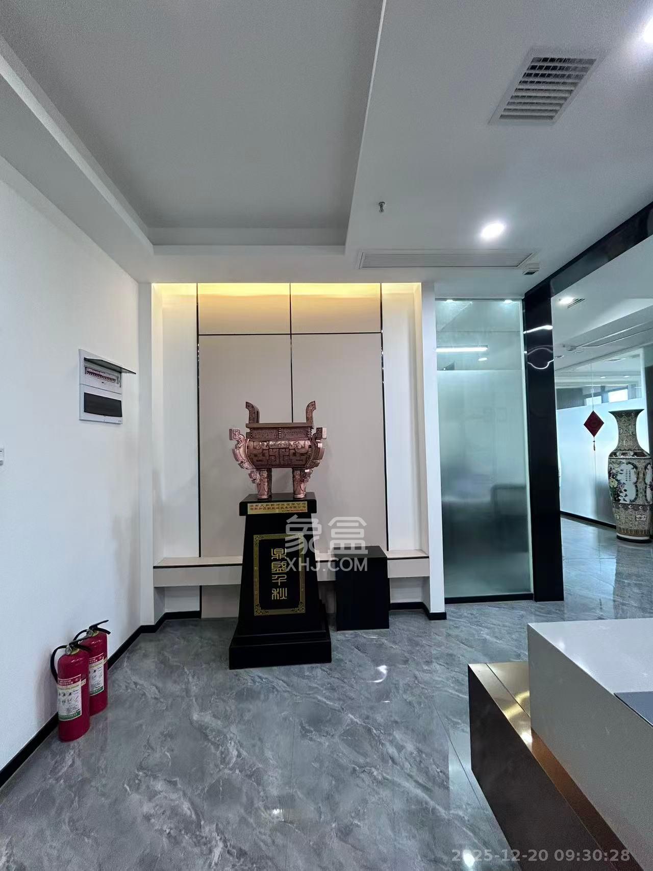 铭诚绿谷智慧产业园   212.32㎡      9000.0元/月室内图