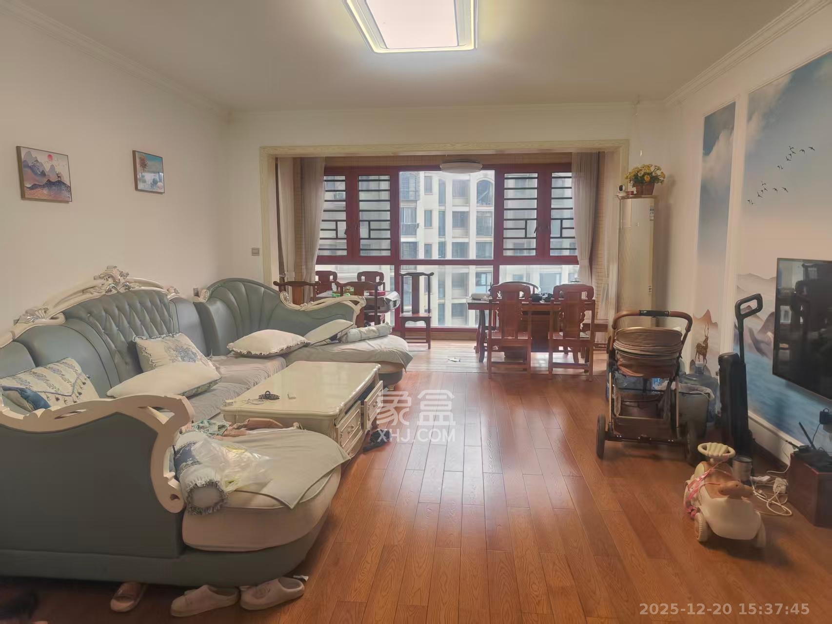 宏聚地中海  4室2厅2卫    3500.0元/月