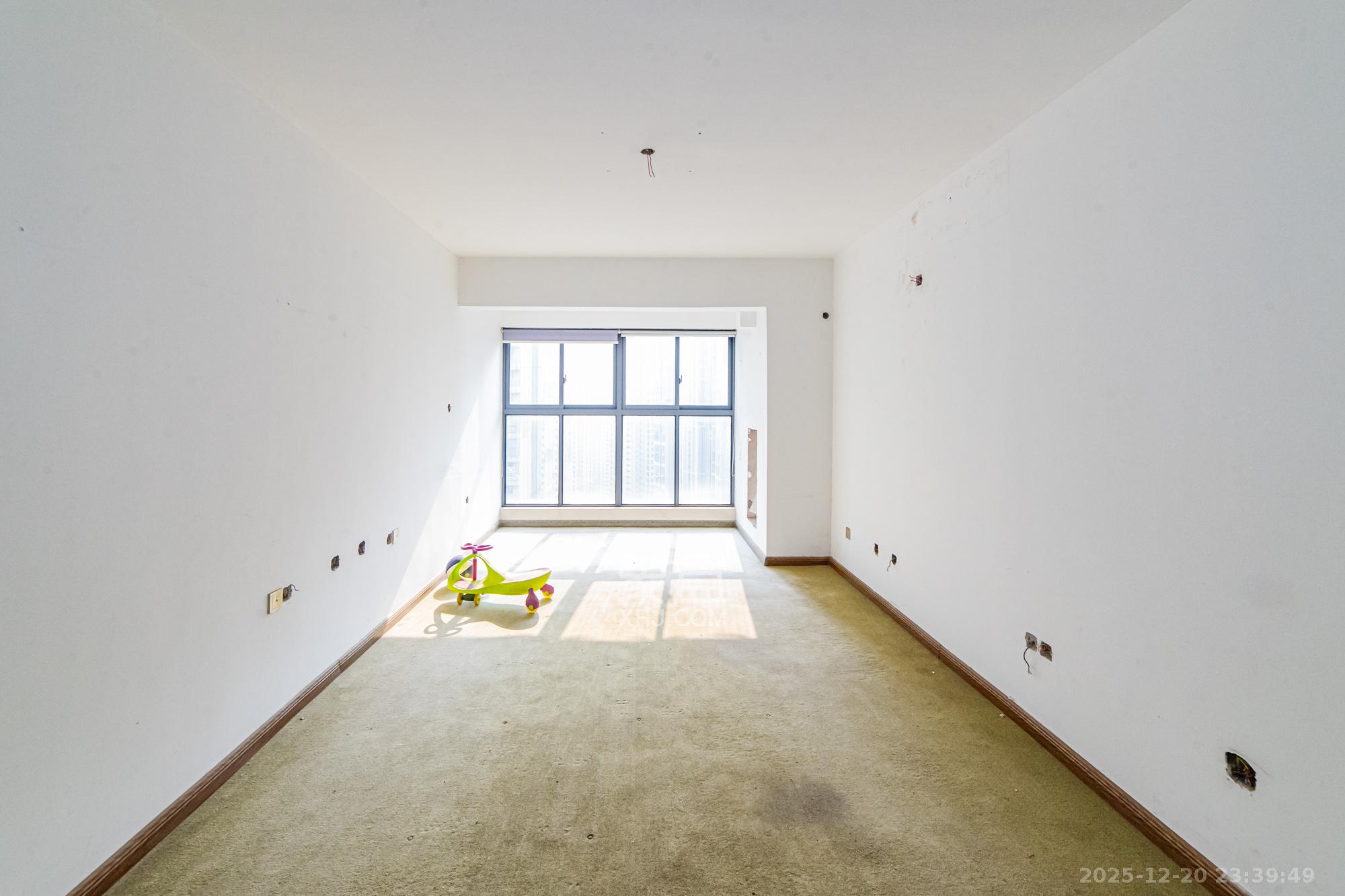 北辰三角洲E3区  3室2厅1卫    130.0万