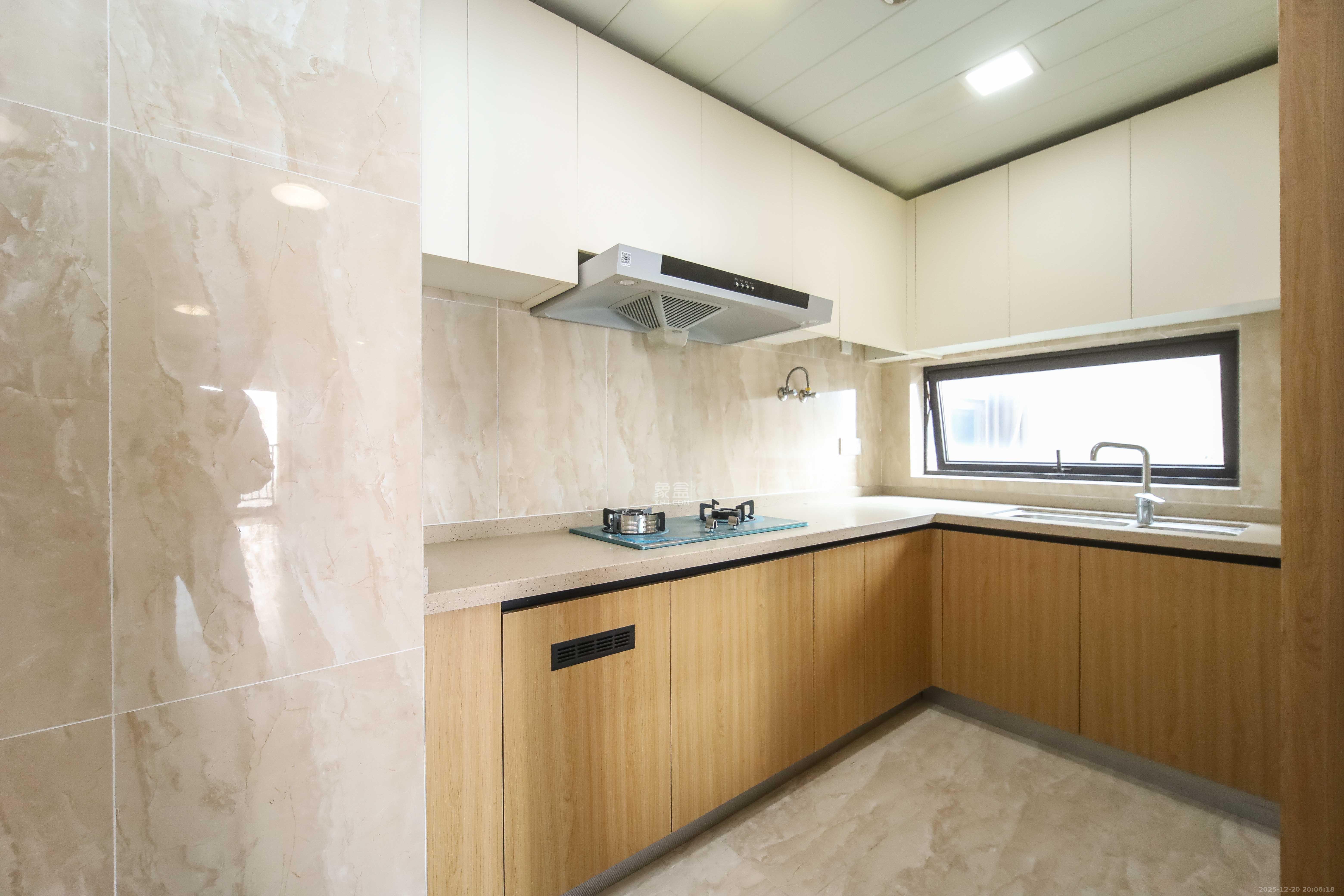 万科金域蓝湾  3室2厅2卫    102.8万厨房