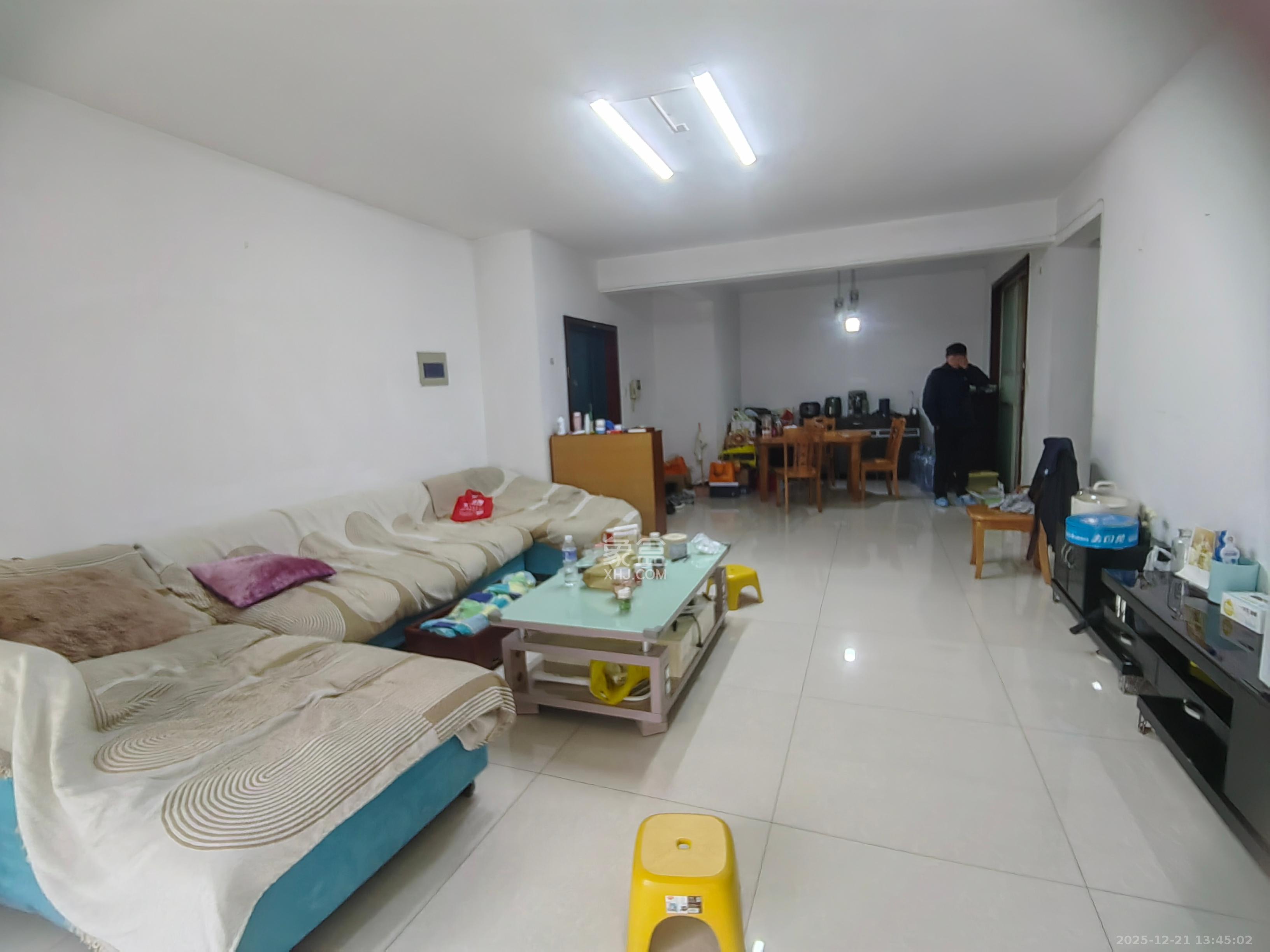 雅致名园  3室2厅2卫    180.0万