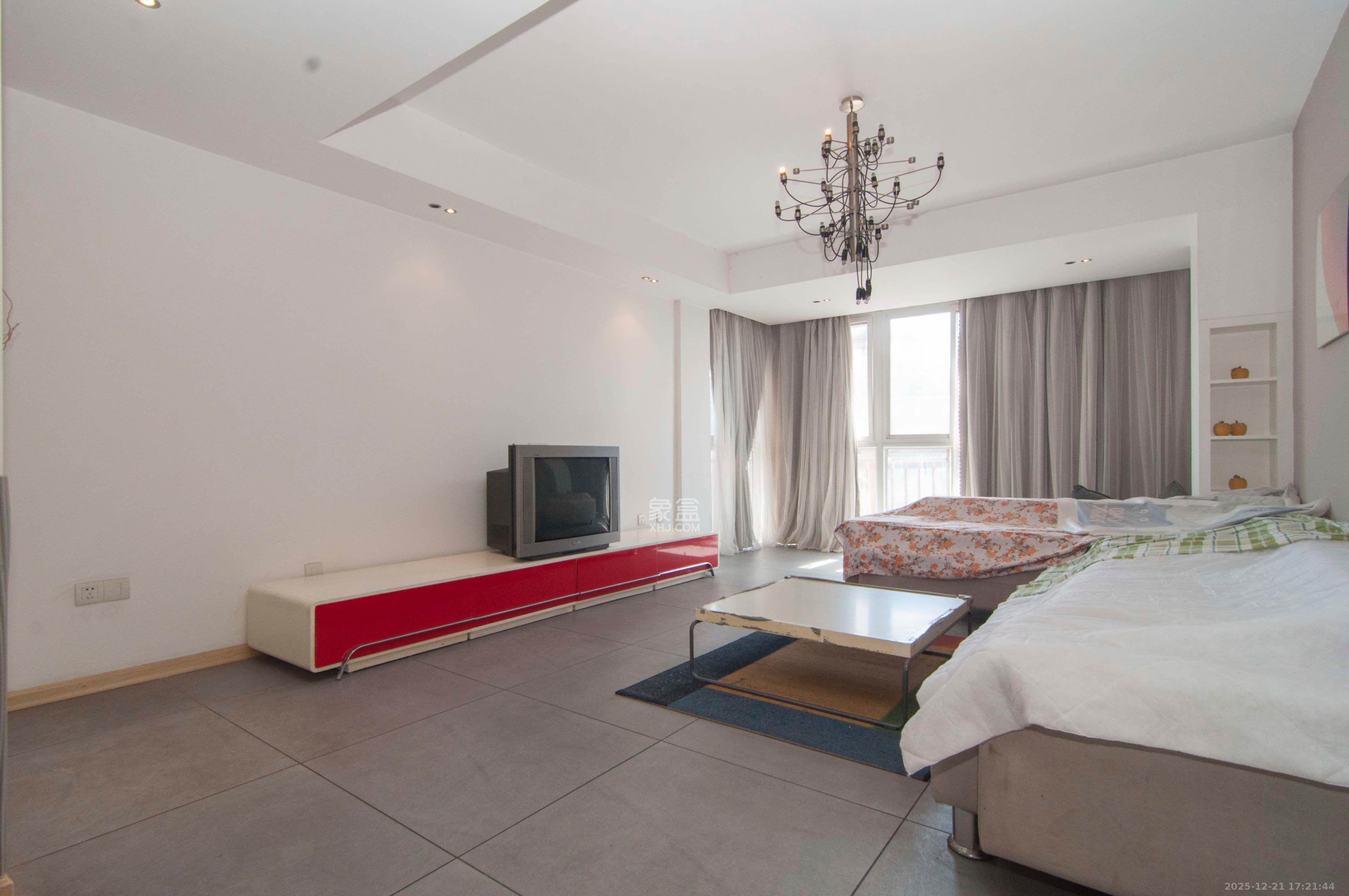 都市春天  3室2厅1卫    3000.0元/月