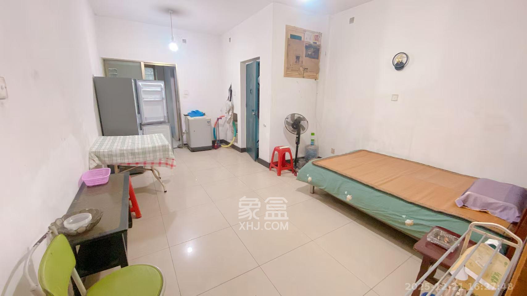 四方商贸城  1室1厅1卫    1100.0元/月