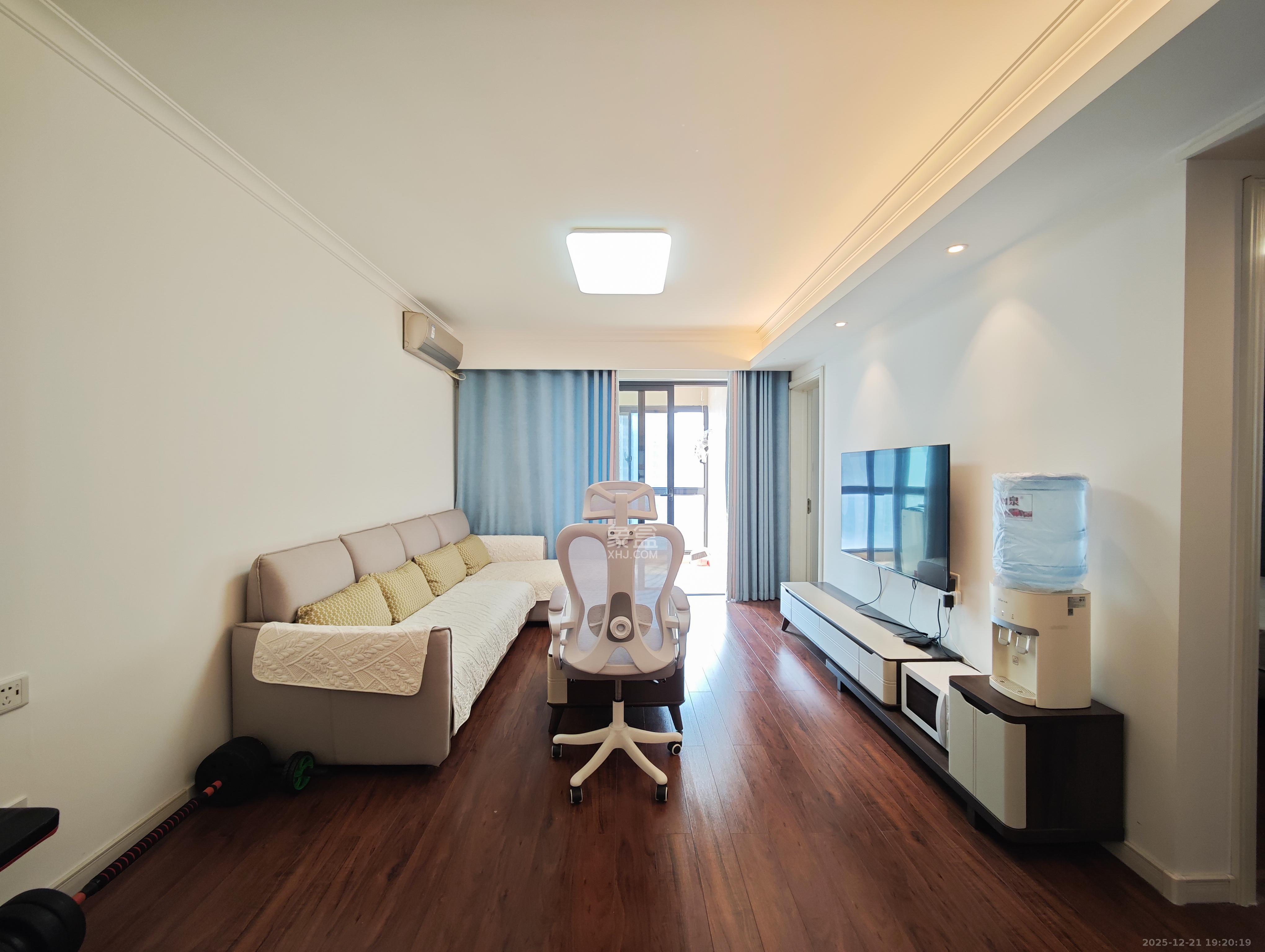 万科魅力之城锋镜里  3室2厅2卫    101.0万