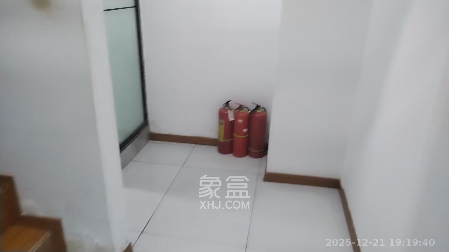 华润置地广场二期  1室1厅1卫    4000.0元/月室内图