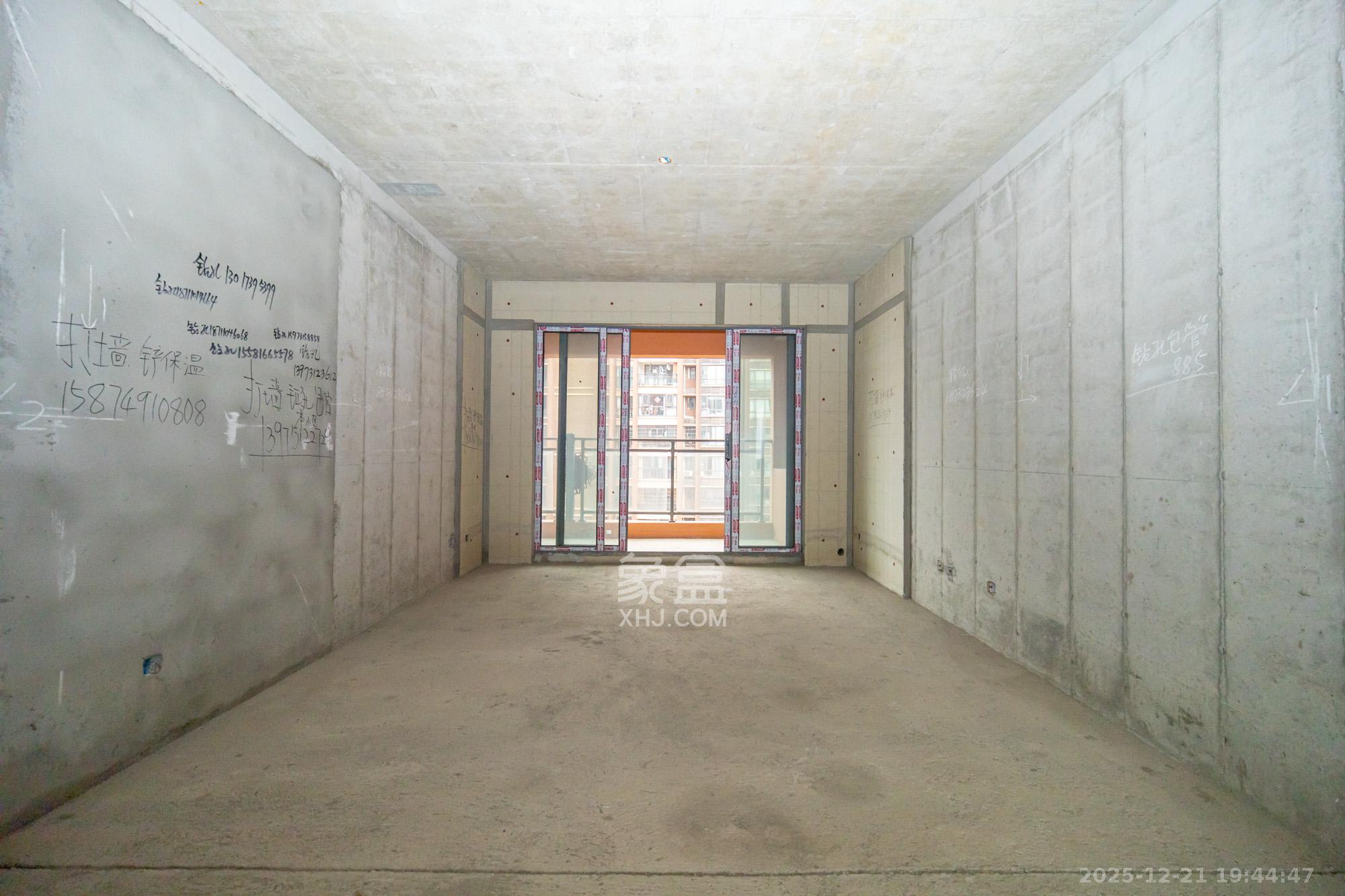 金色溪泉湾  4室2厅2卫    136.0万