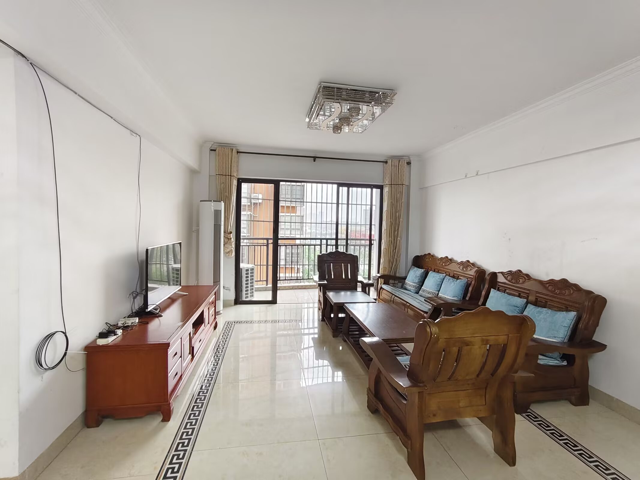 九九华府（一期）  4室2厅2卫    2900.0元/月