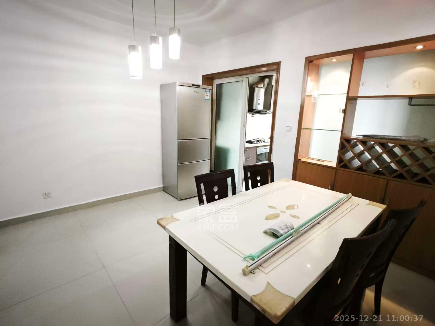 天鸿小区  2室1厅1卫    1400.0元/月