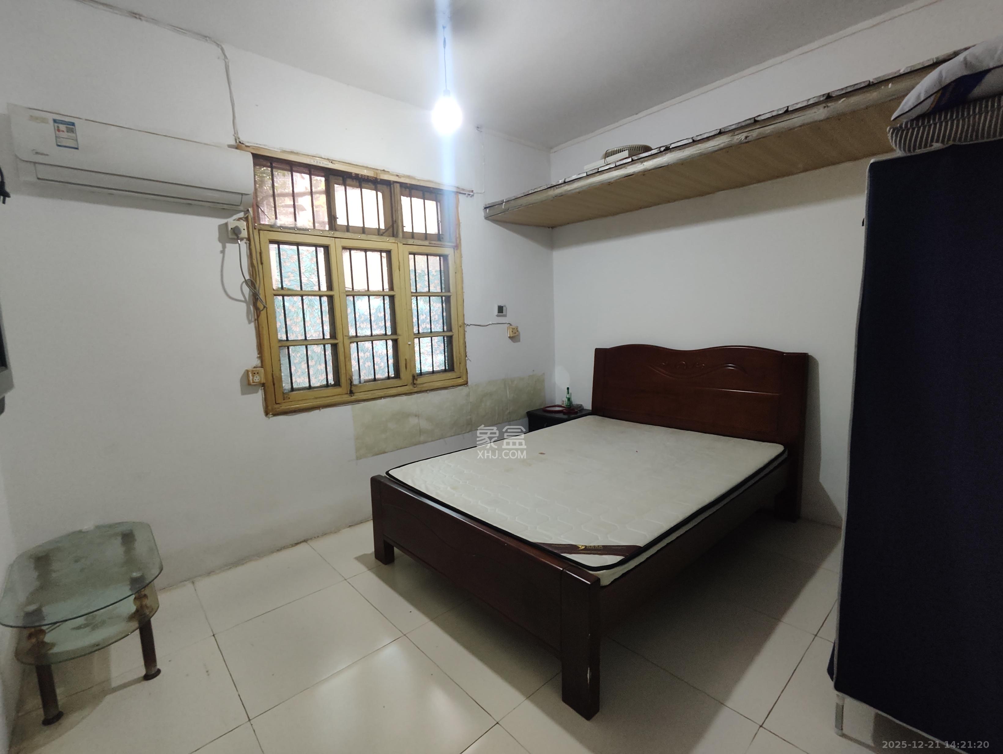 向东南社区  1室1厅1卫    1000.0元/月