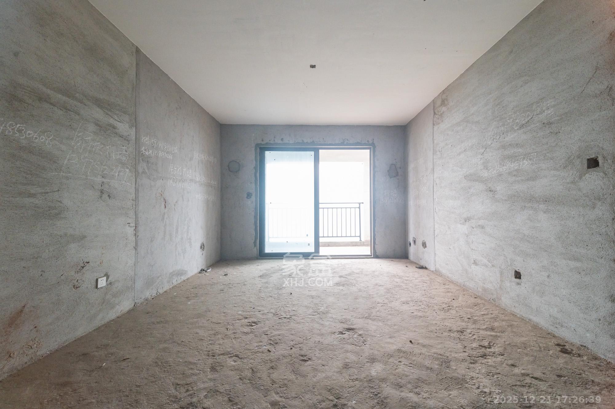 国泰九龙湾  3室2厅2卫    93.0万