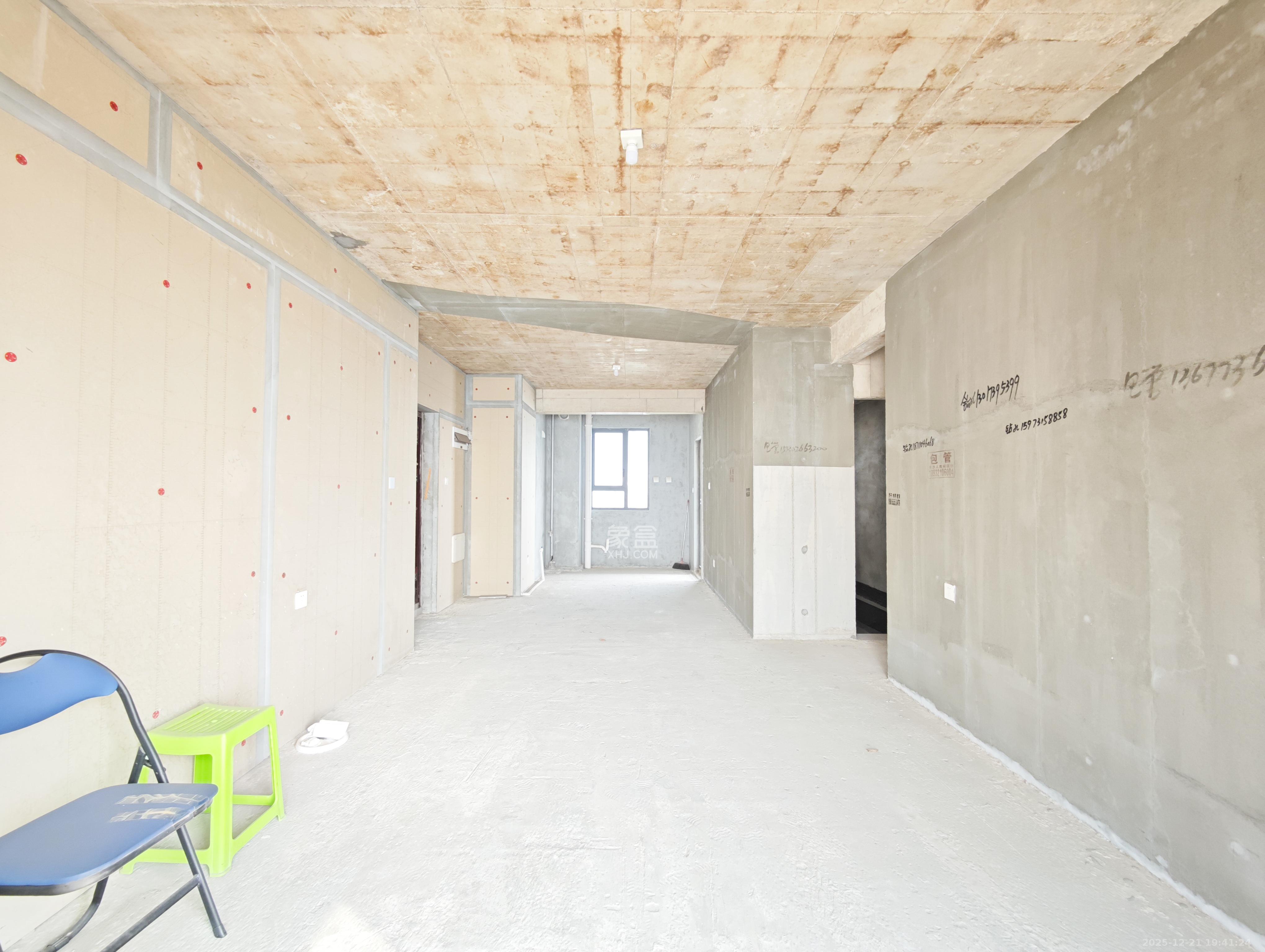 伊景园滨河苑  3室2厅2卫    82.0万