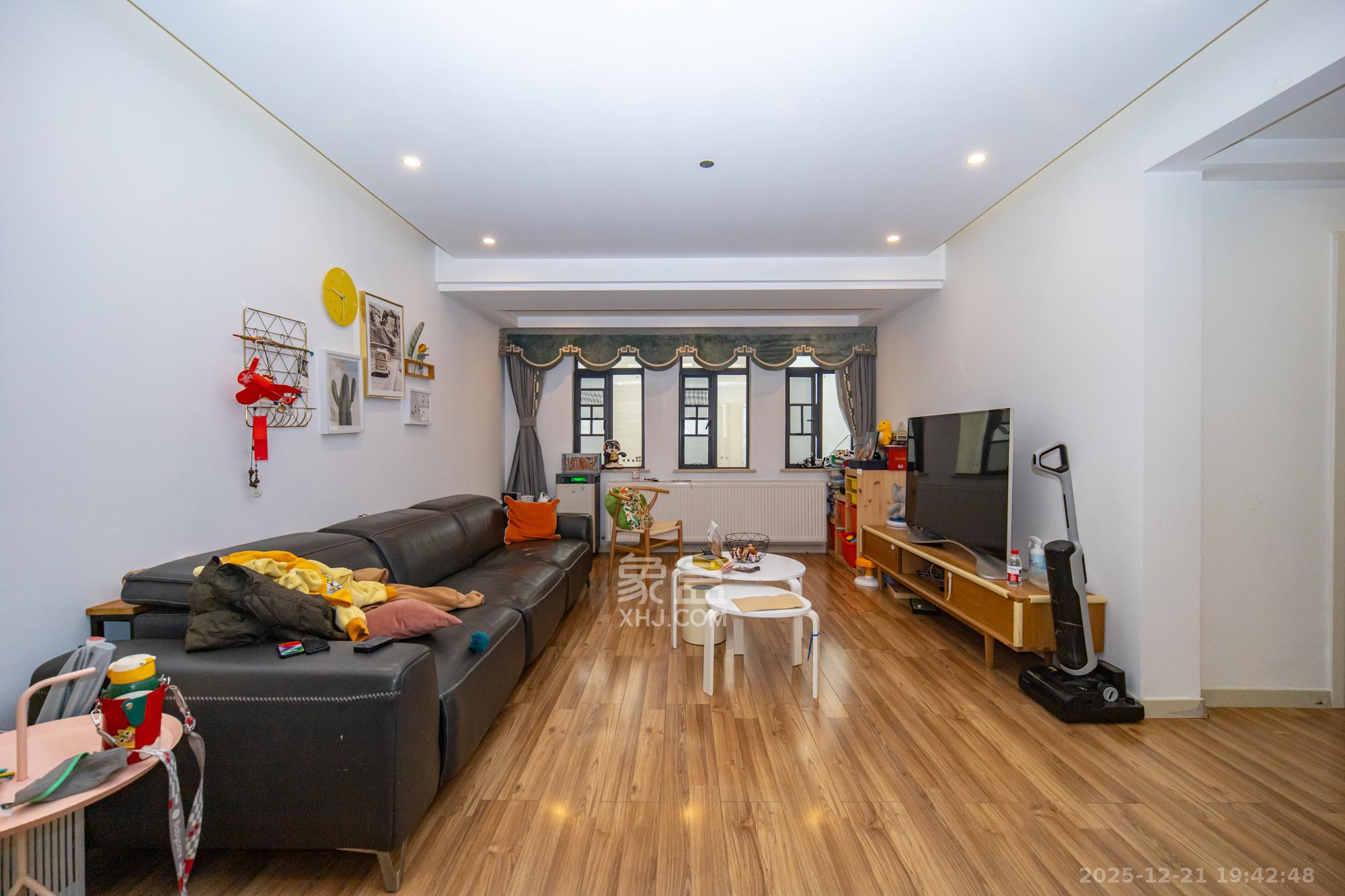 悦湖山  4室2厅2卫    85.0万