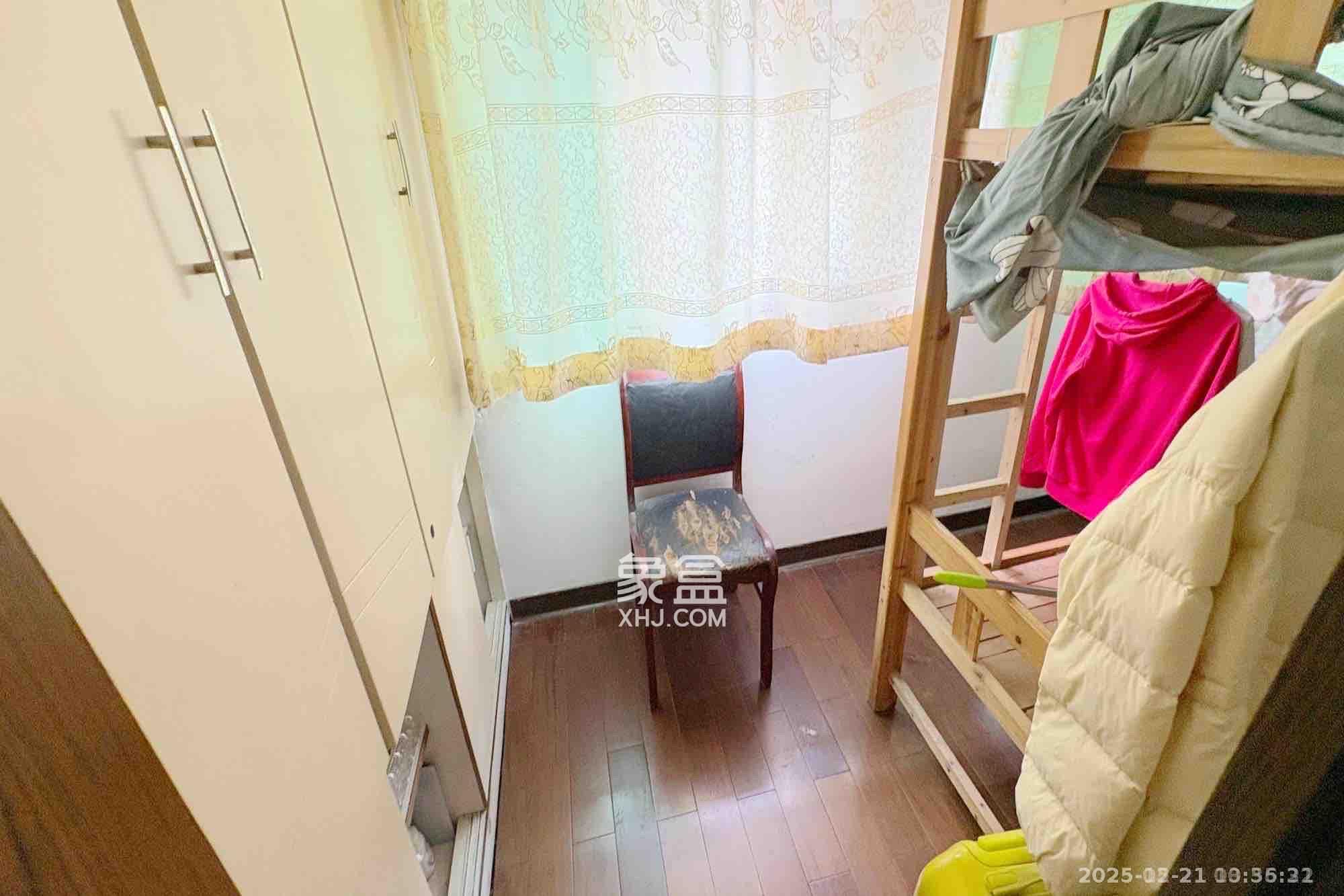 市一医院宿舍  4室1厅1卫   3500.00元/月