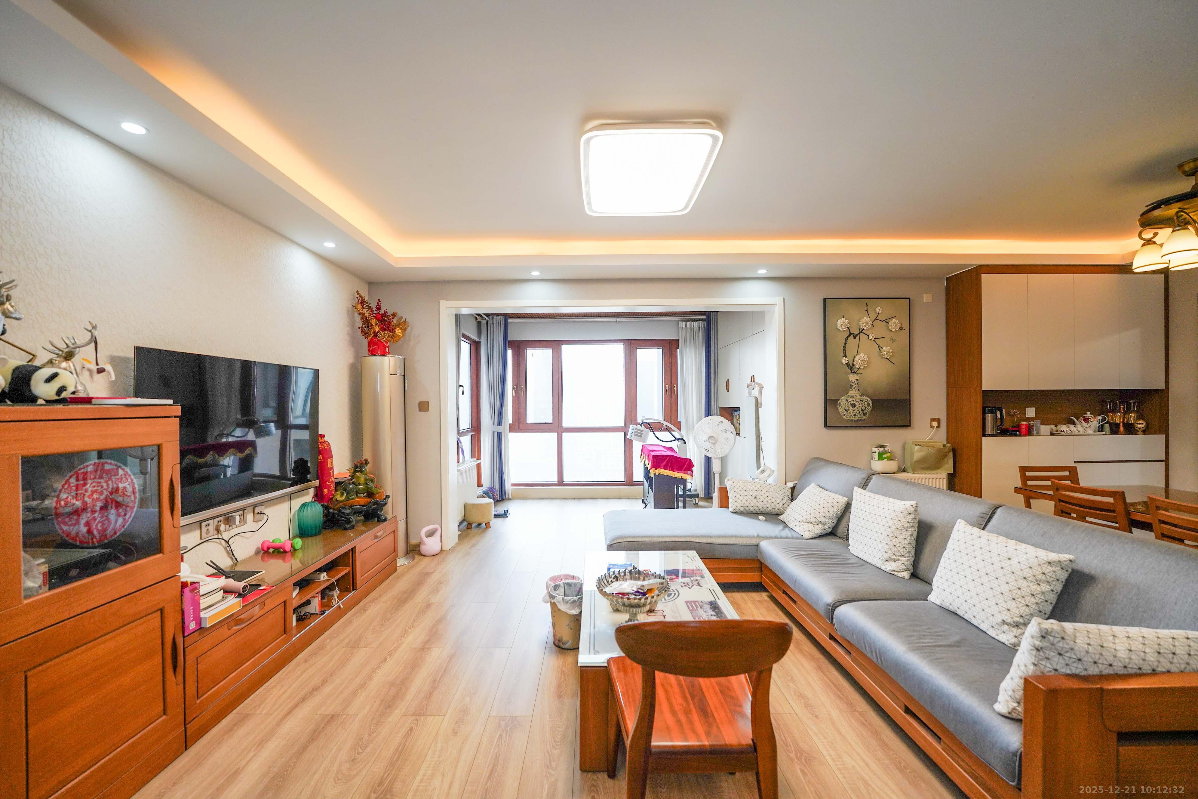 汇金城/嘉华城三期  4室2厅2卫    155.0万