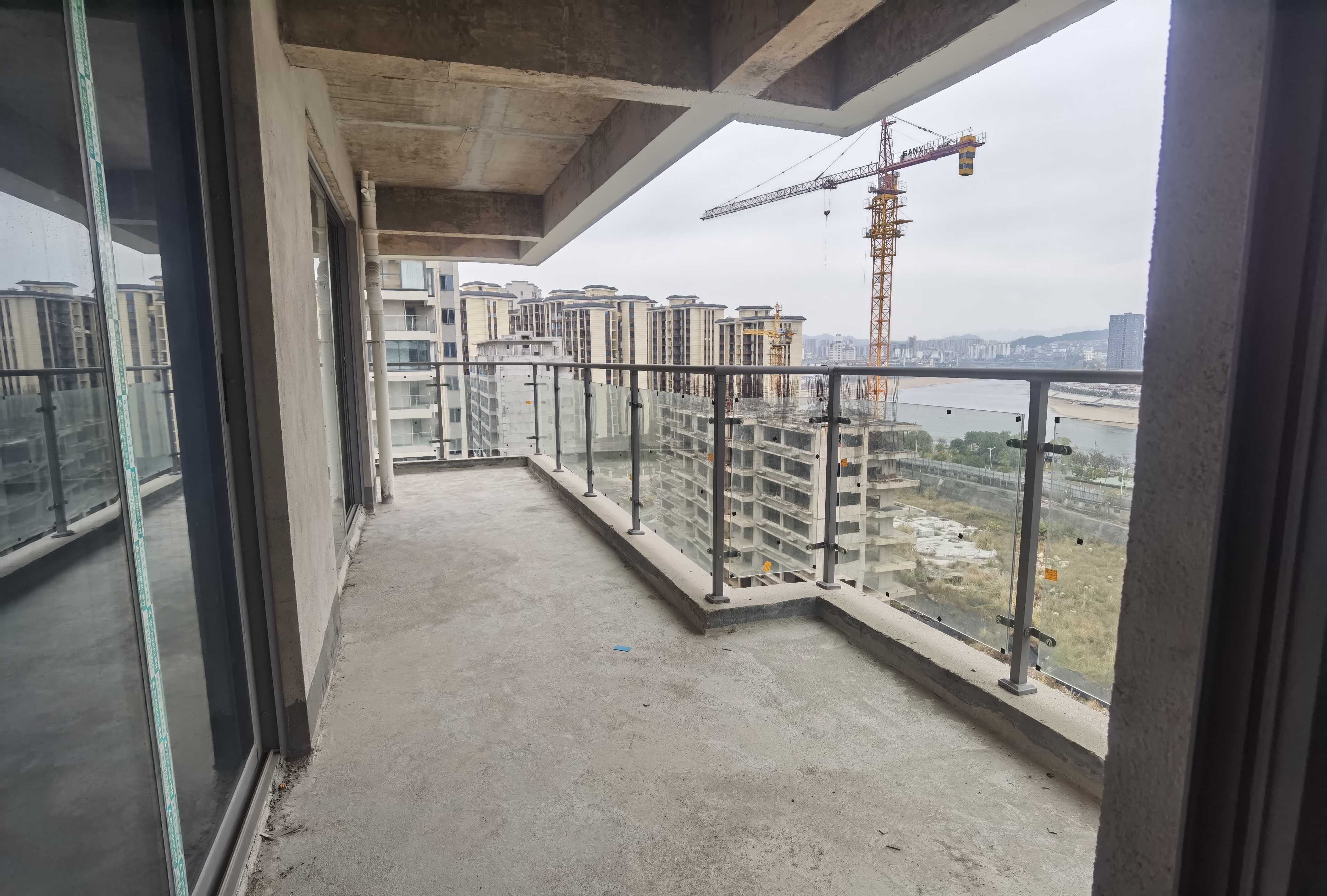 机器人欢乐城  3室2厅2卫    69.8万