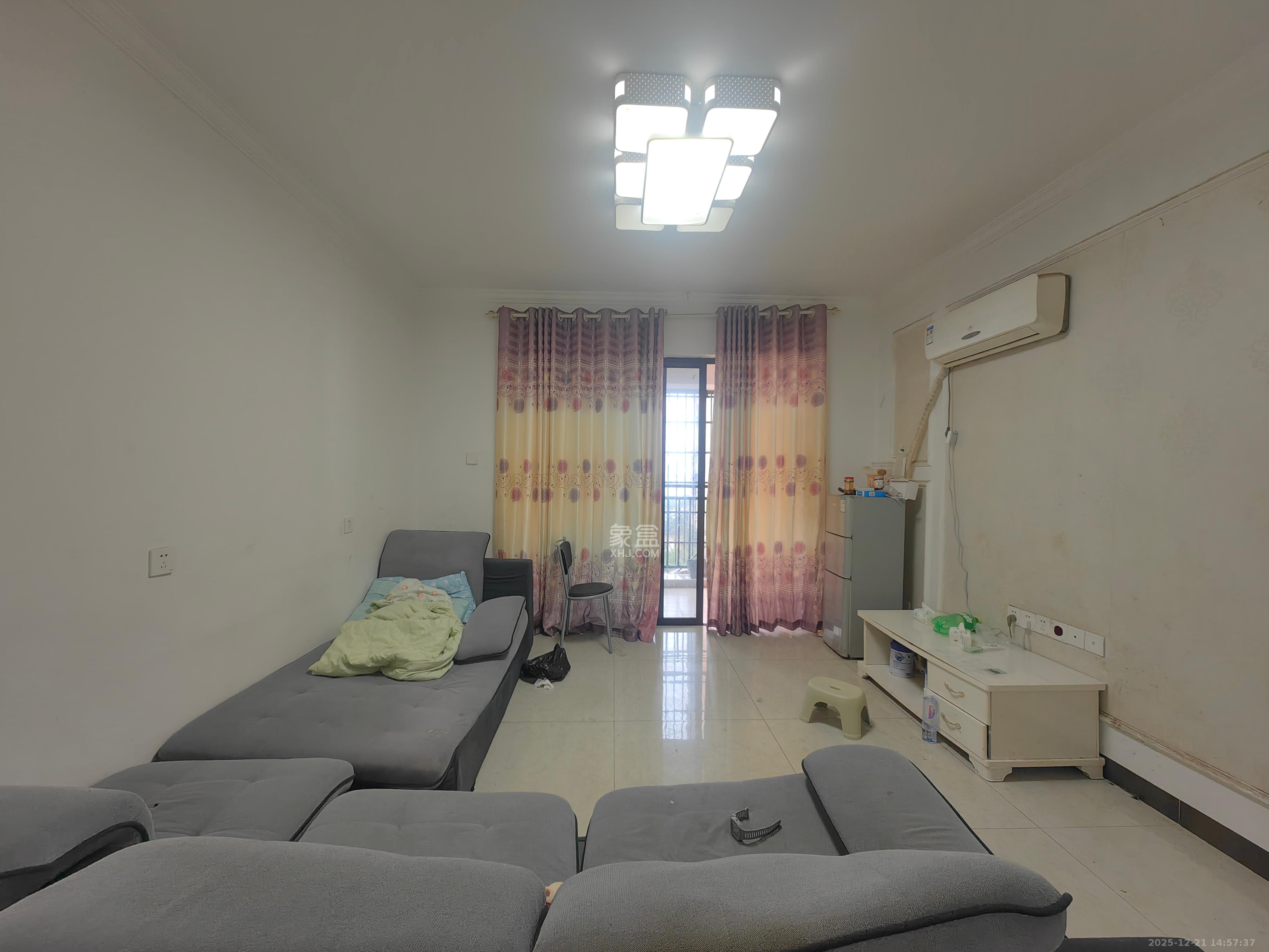 国泰九龙湾  4室2厅2卫    2600.0元/月