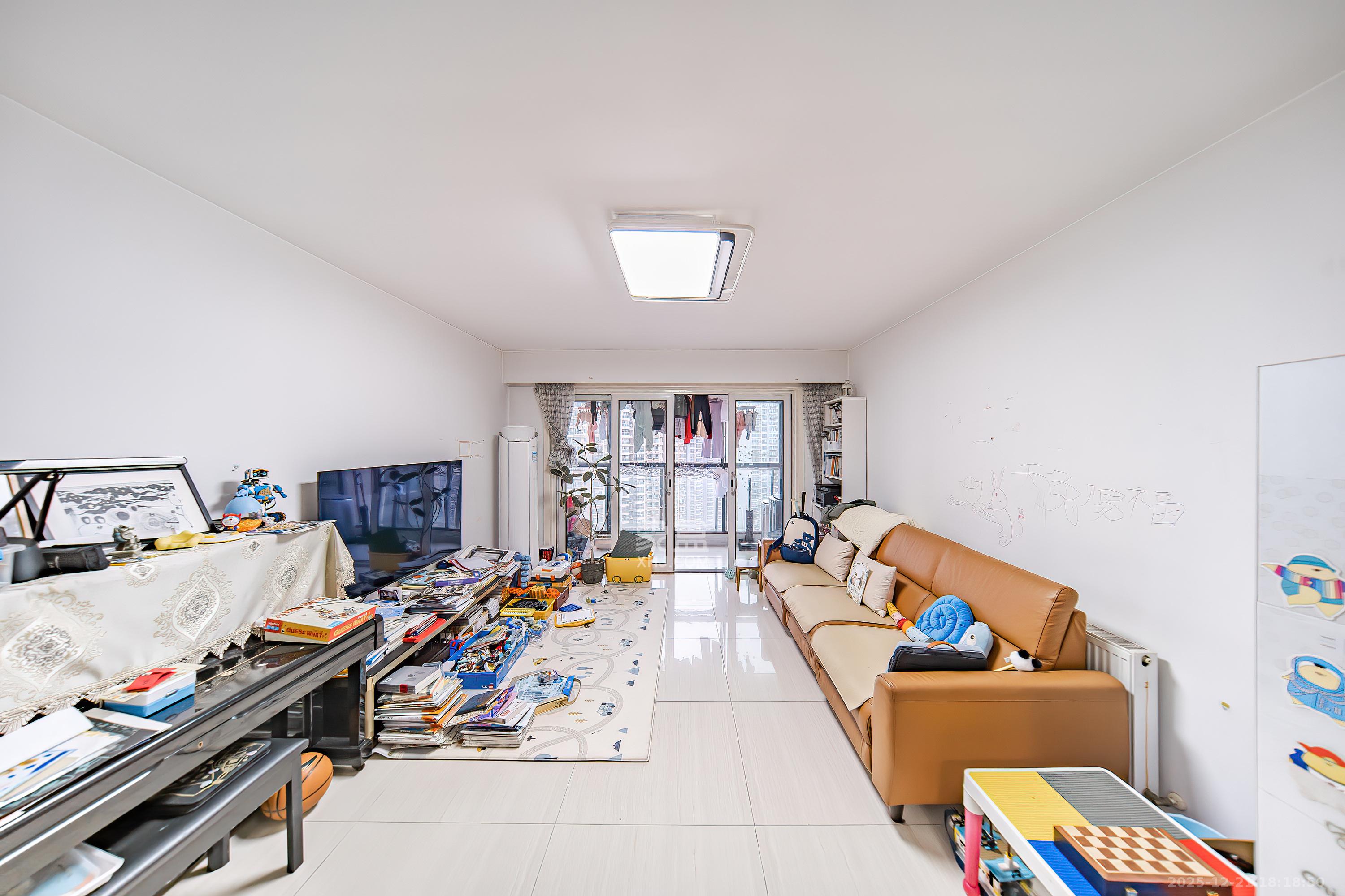 香江锦城  3室2厅2卫    185.0万