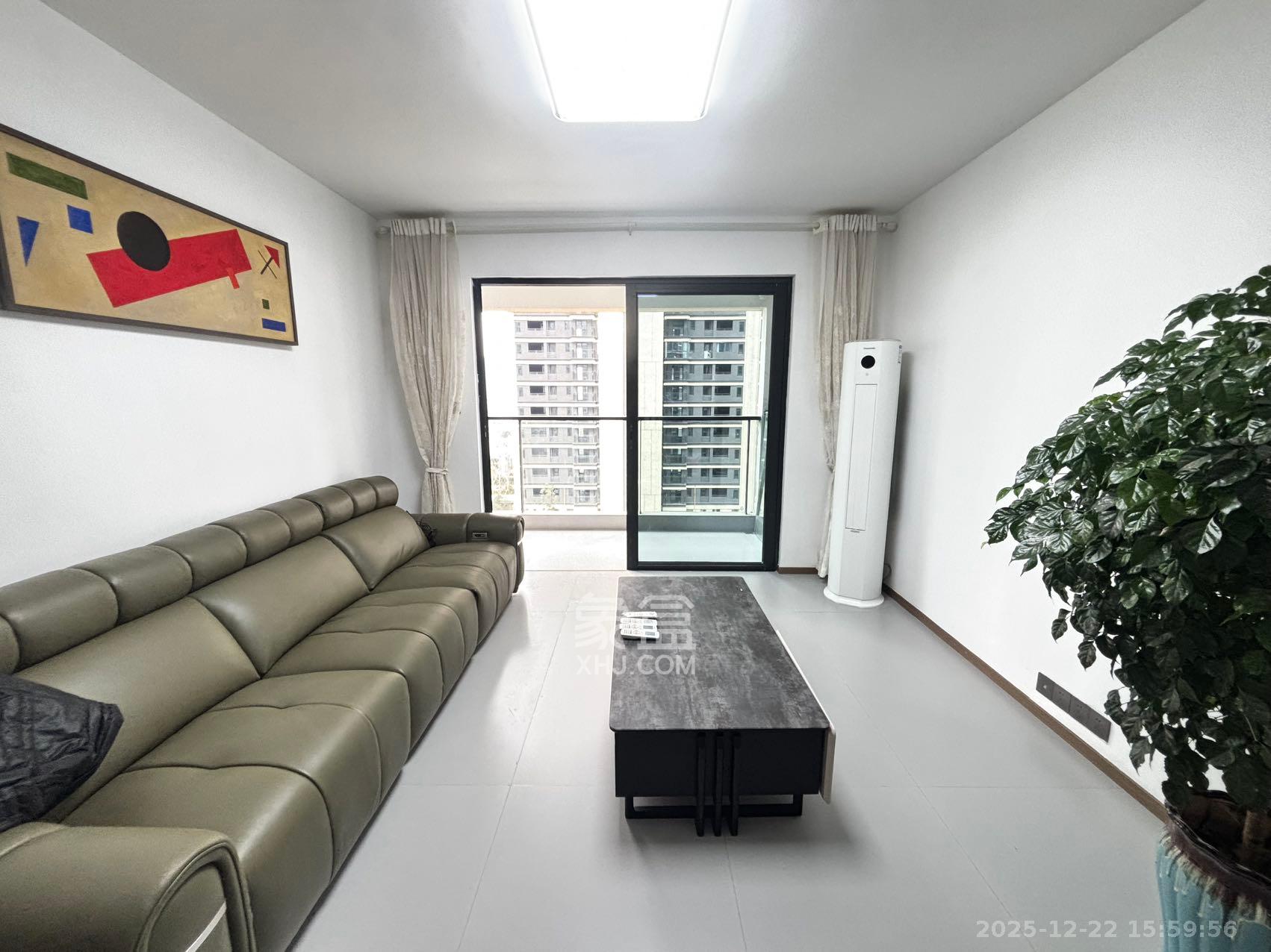 融创会展上东区  4室2厅2卫    3000.0元/月