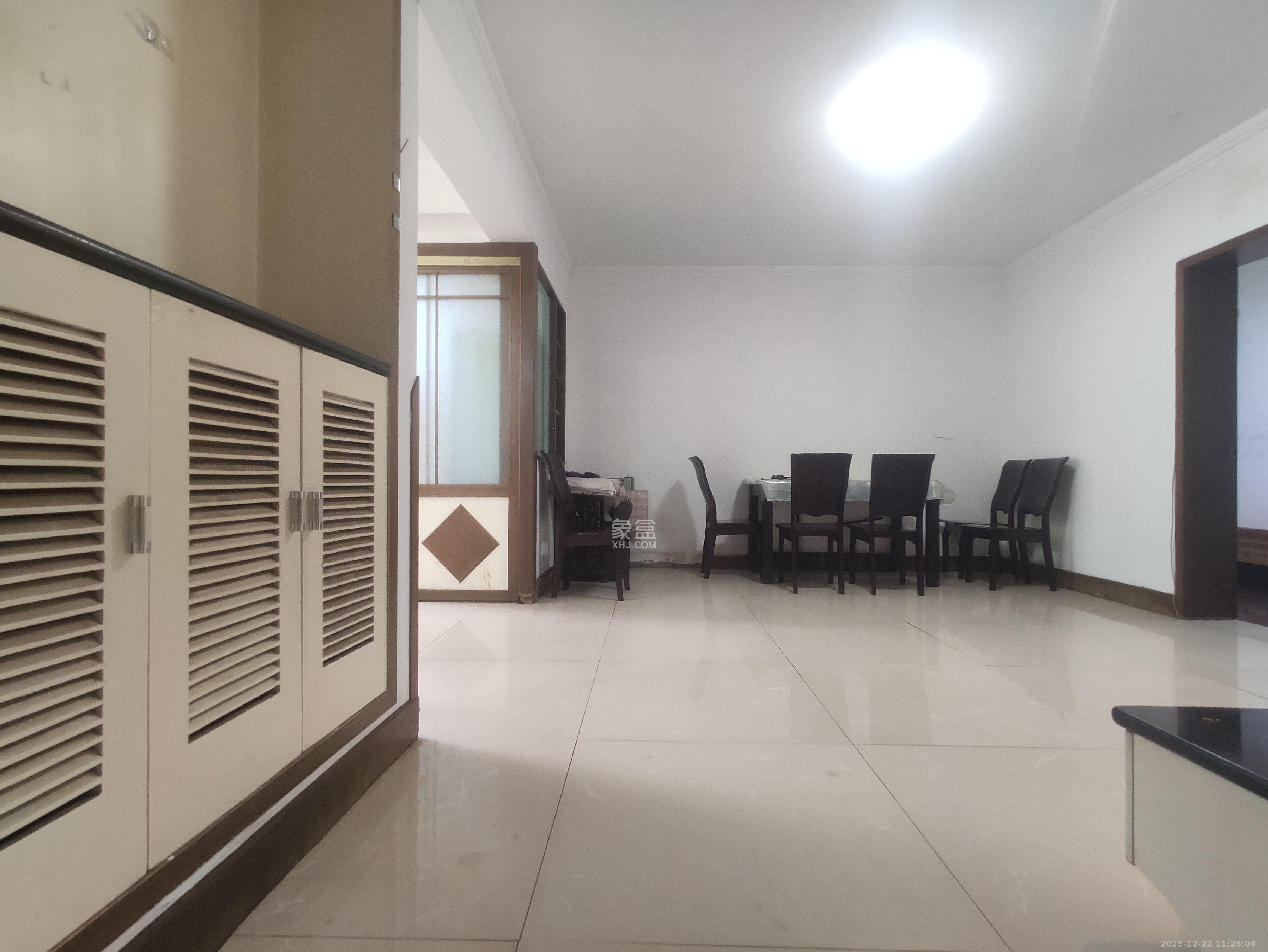 新家园  2室2厅1卫    1800.0元/月