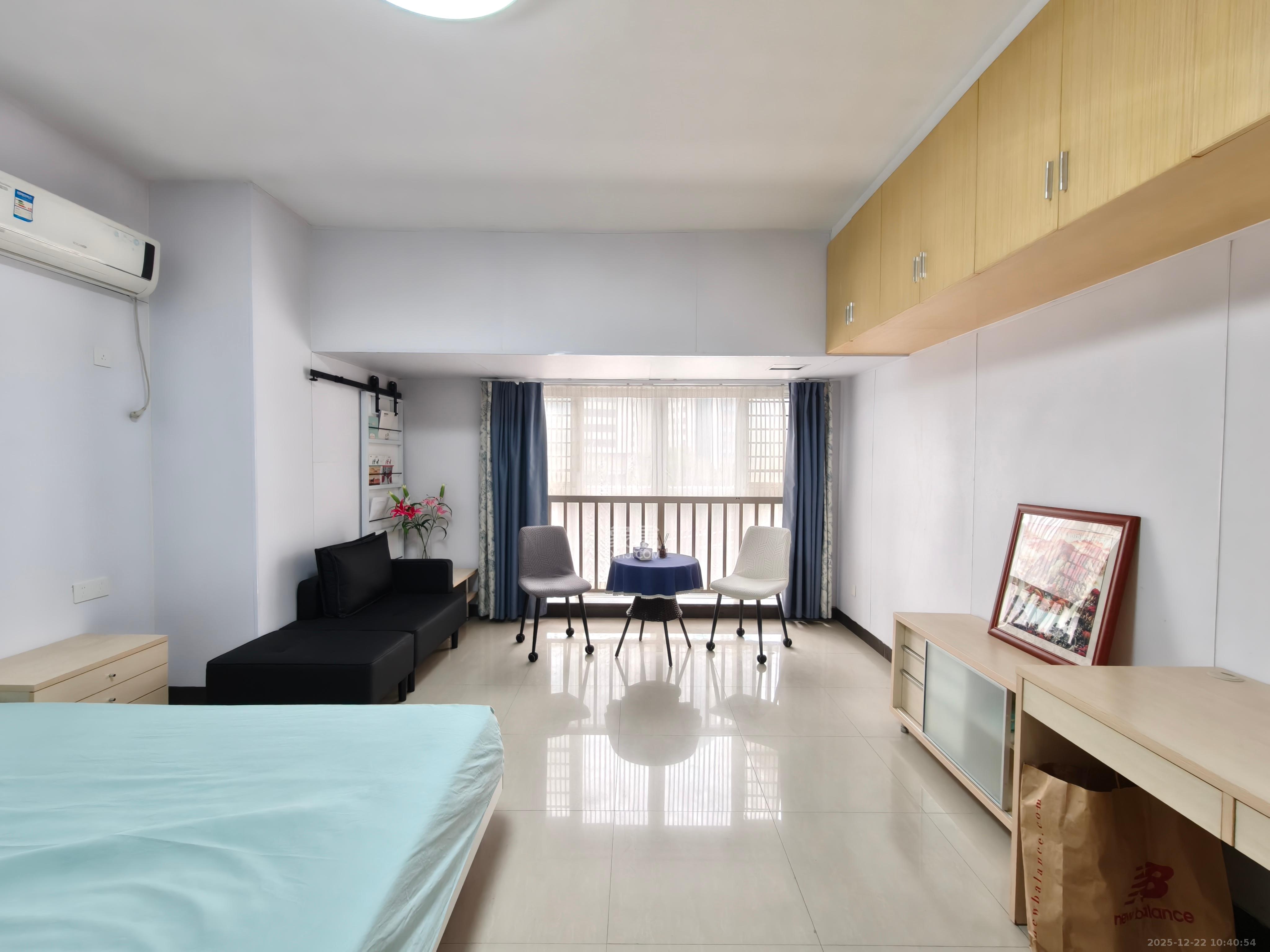 汇富中心  1室1厅1卫    1800.0元/月