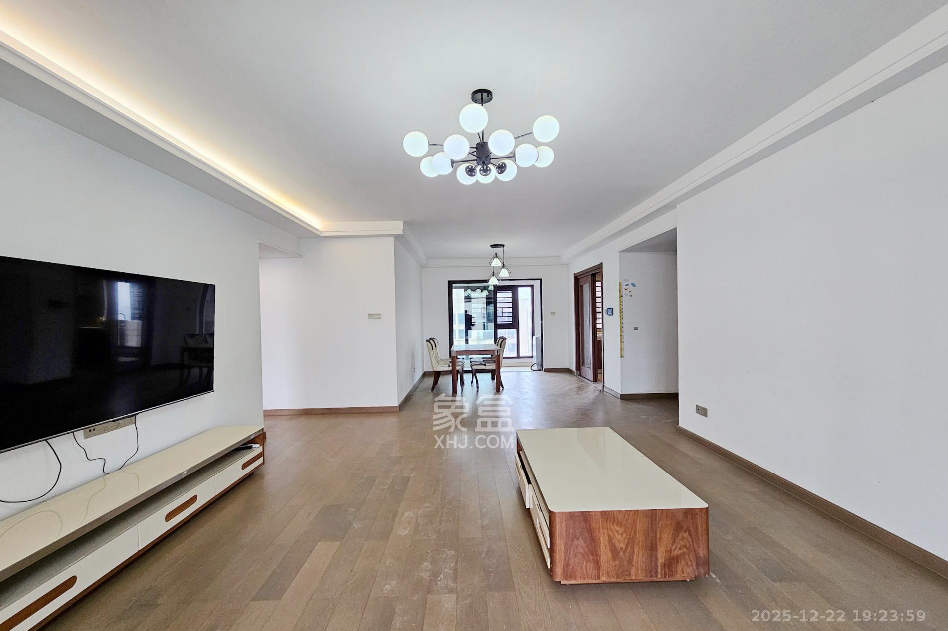 阳光城尚东湾青柠园  4室2厅2卫    125.0万