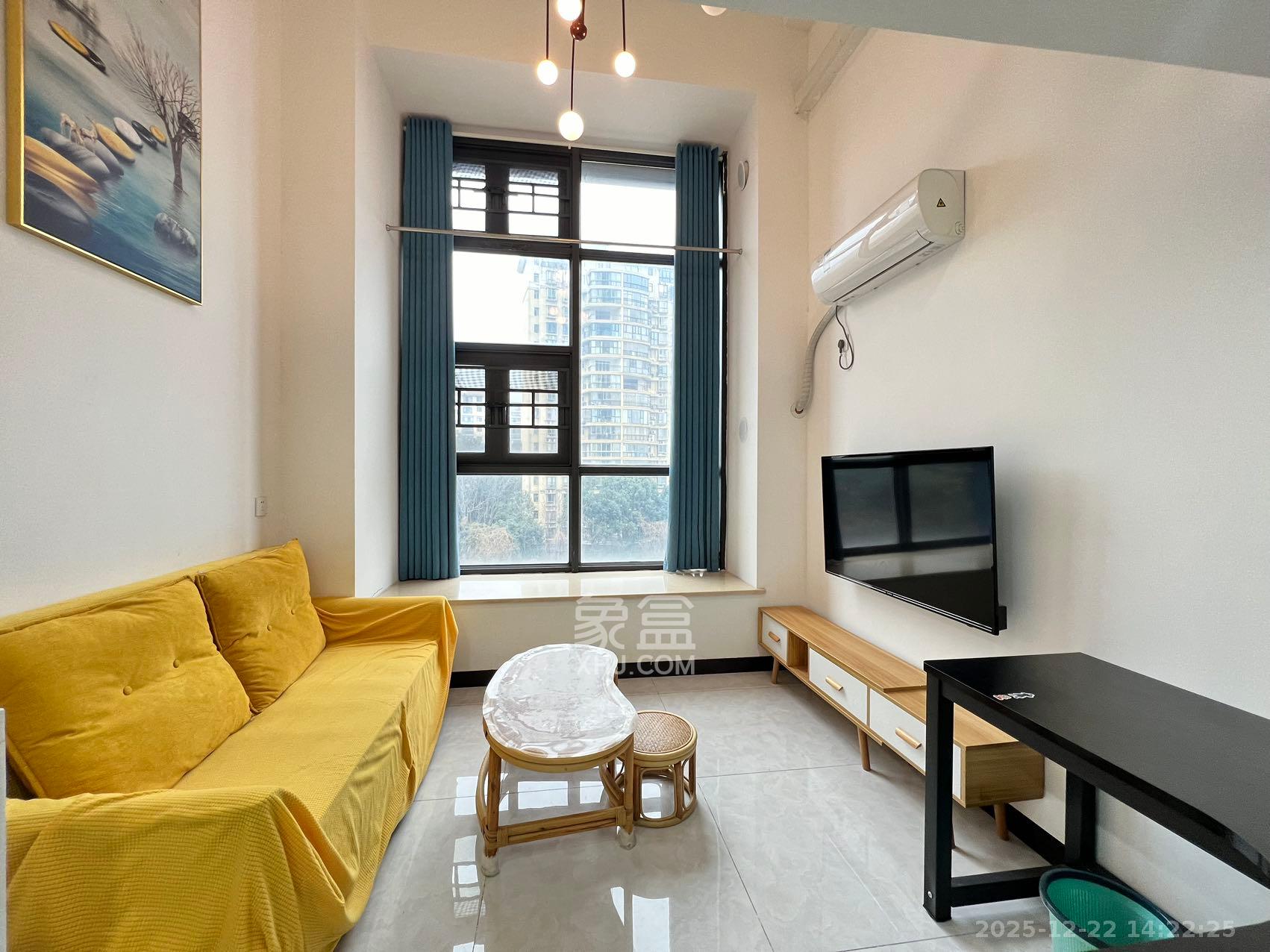 弘坤云寓  1室1厅2卫    2400.0元/月