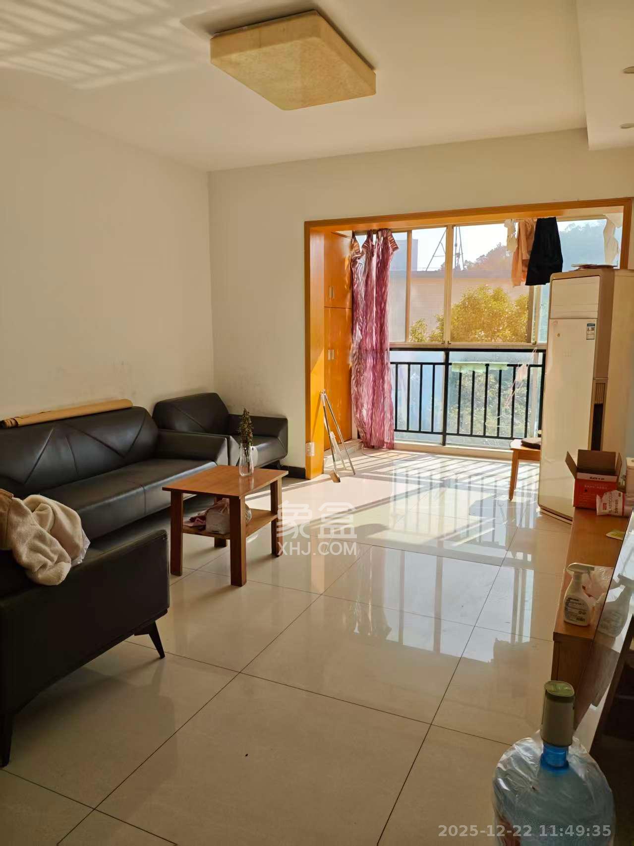 麓山润城  2室2厅1卫    1700.0元/月