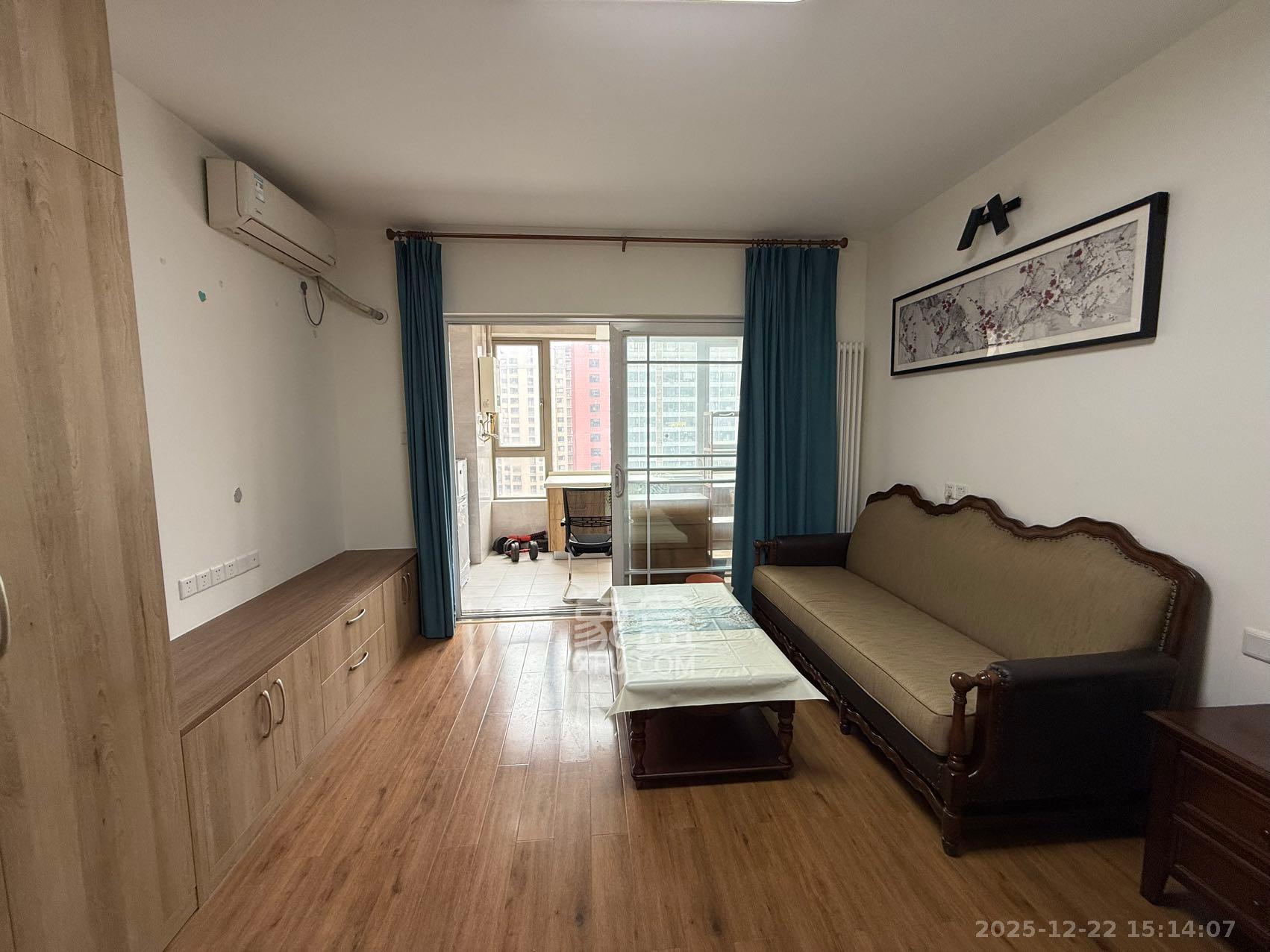 怡海星城  1室1厅1卫    1300.0元/月