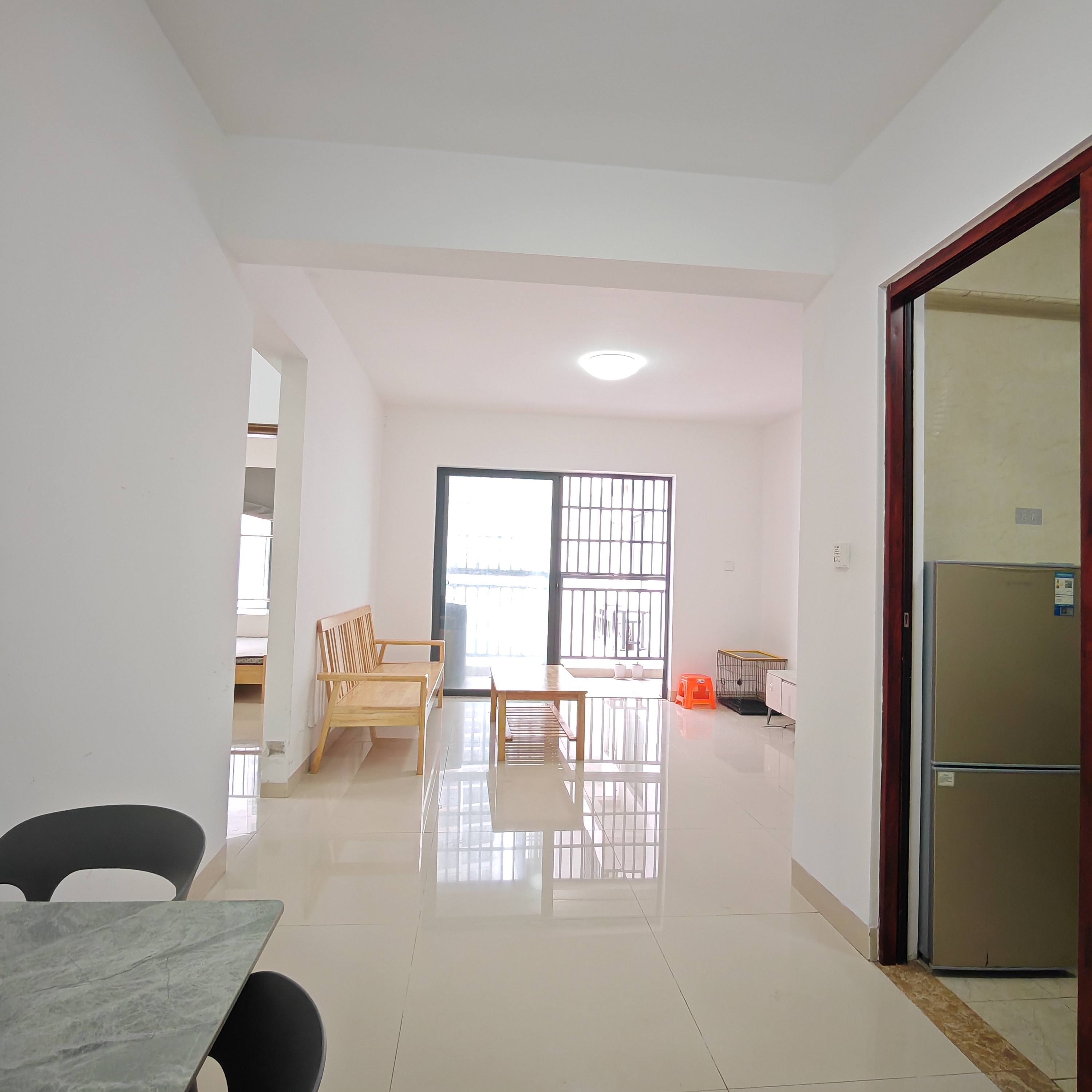 金龙苑  2室2厅1卫    2000.0元/月