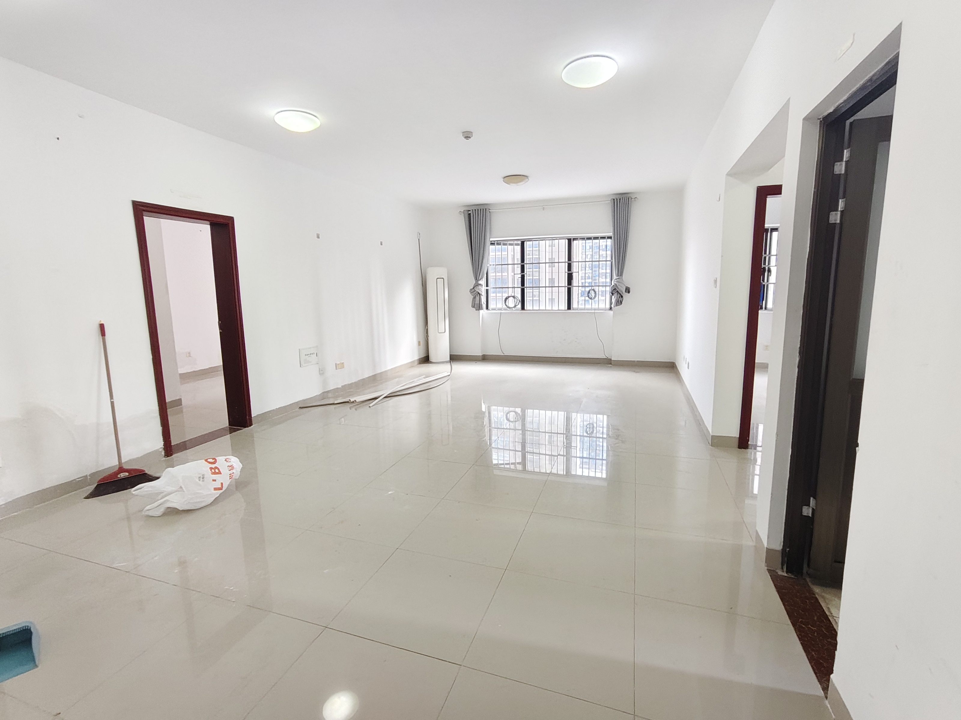 滨涯小区二期（滨涯村二区）  3室2厅2卫    2500.0元/月