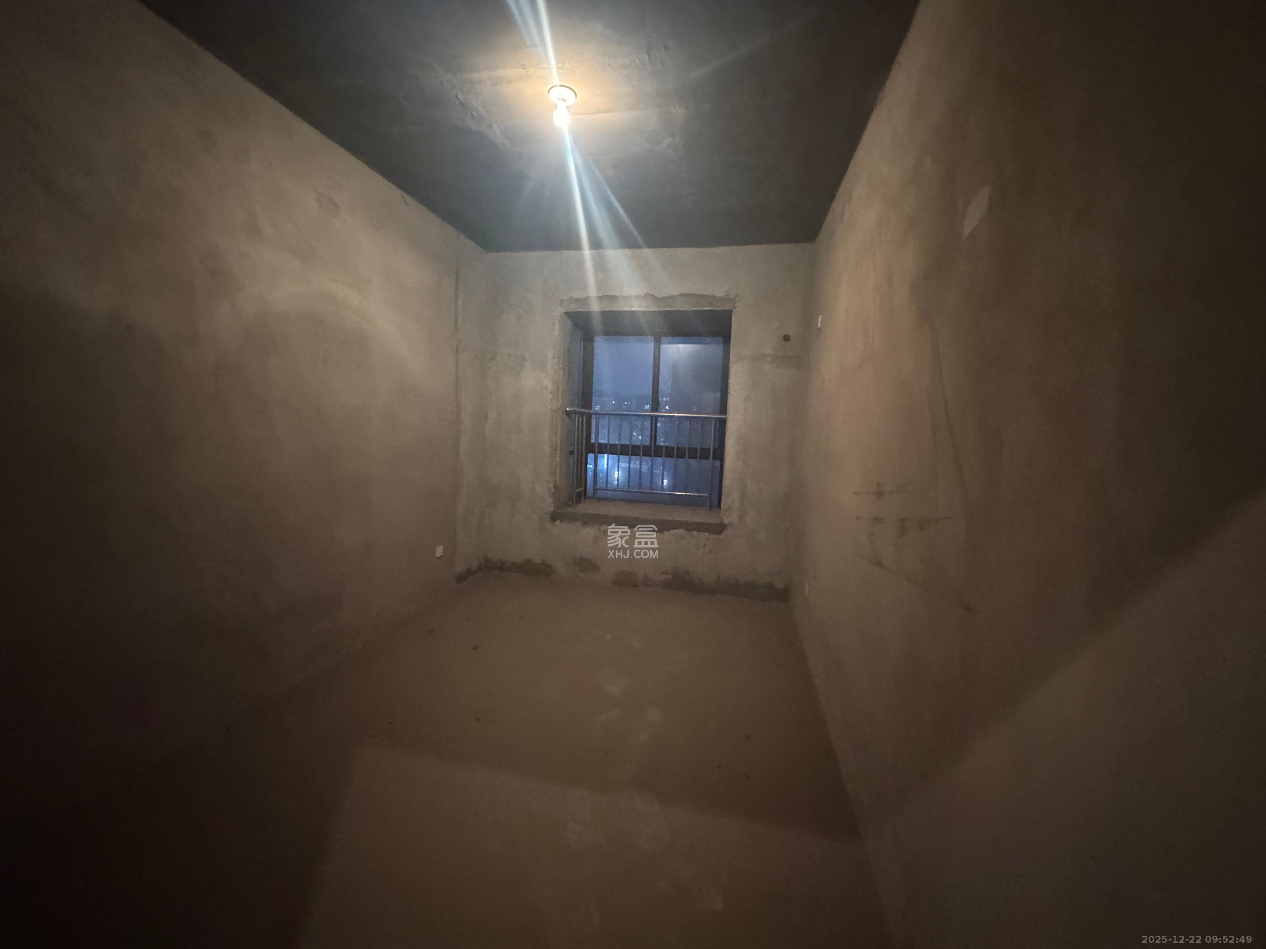 盛世景园  4室2厅1卫    42.0万