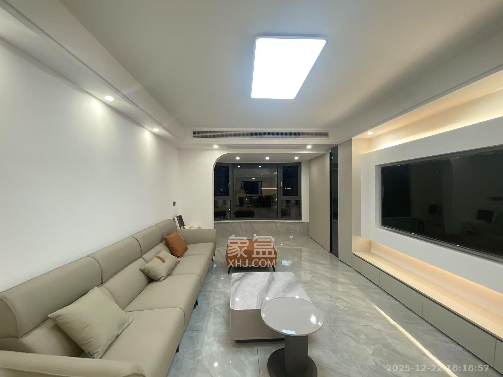 嘉雨东苑  3室2厅1卫    3900.0元/月